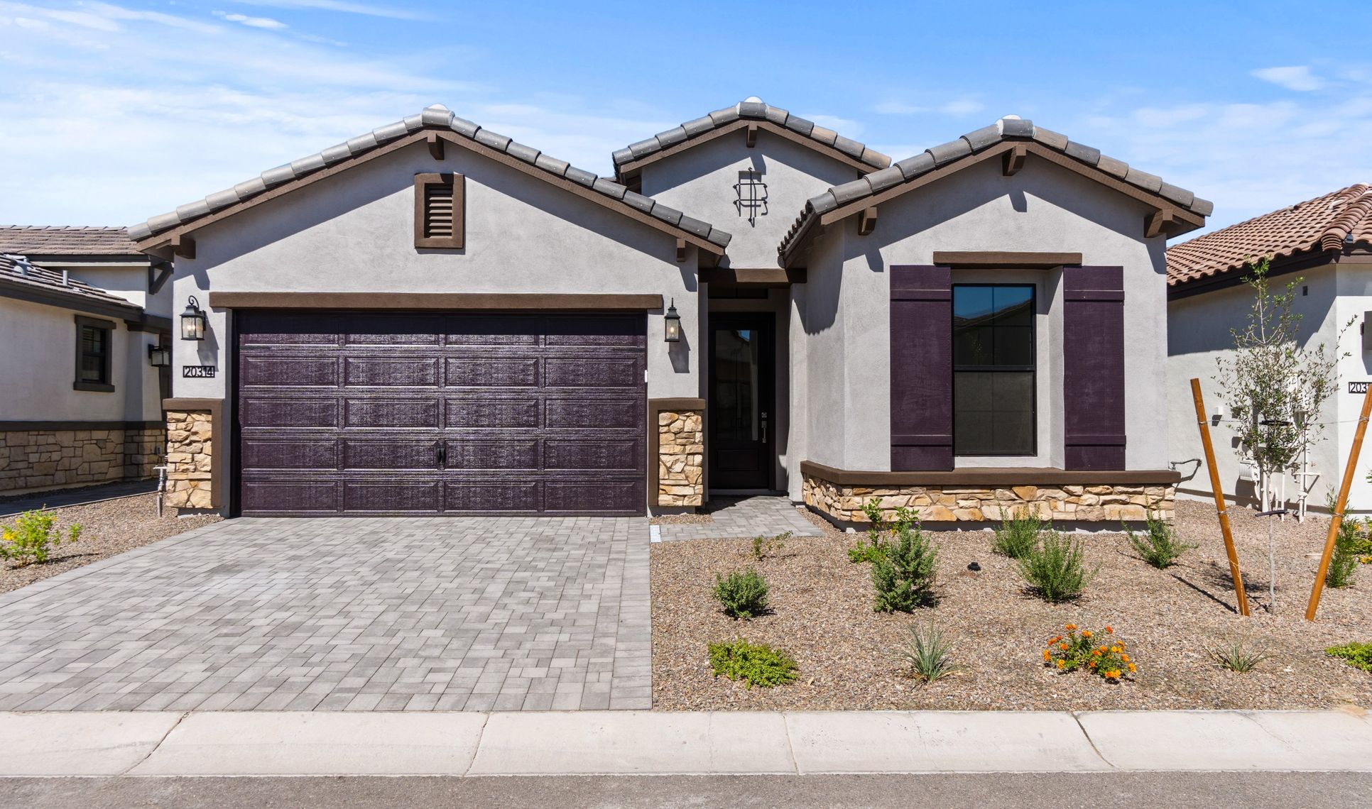 Exterior:Bernstein Hacienda XA