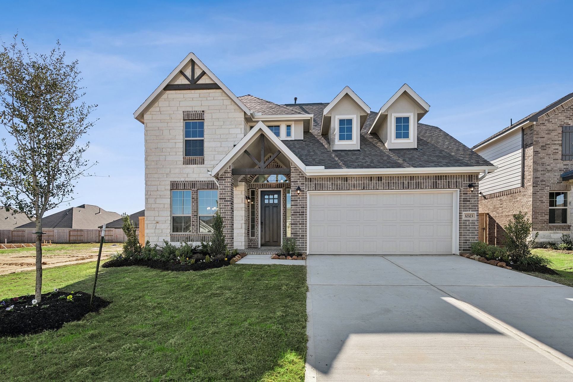 Exterior:Walton II A