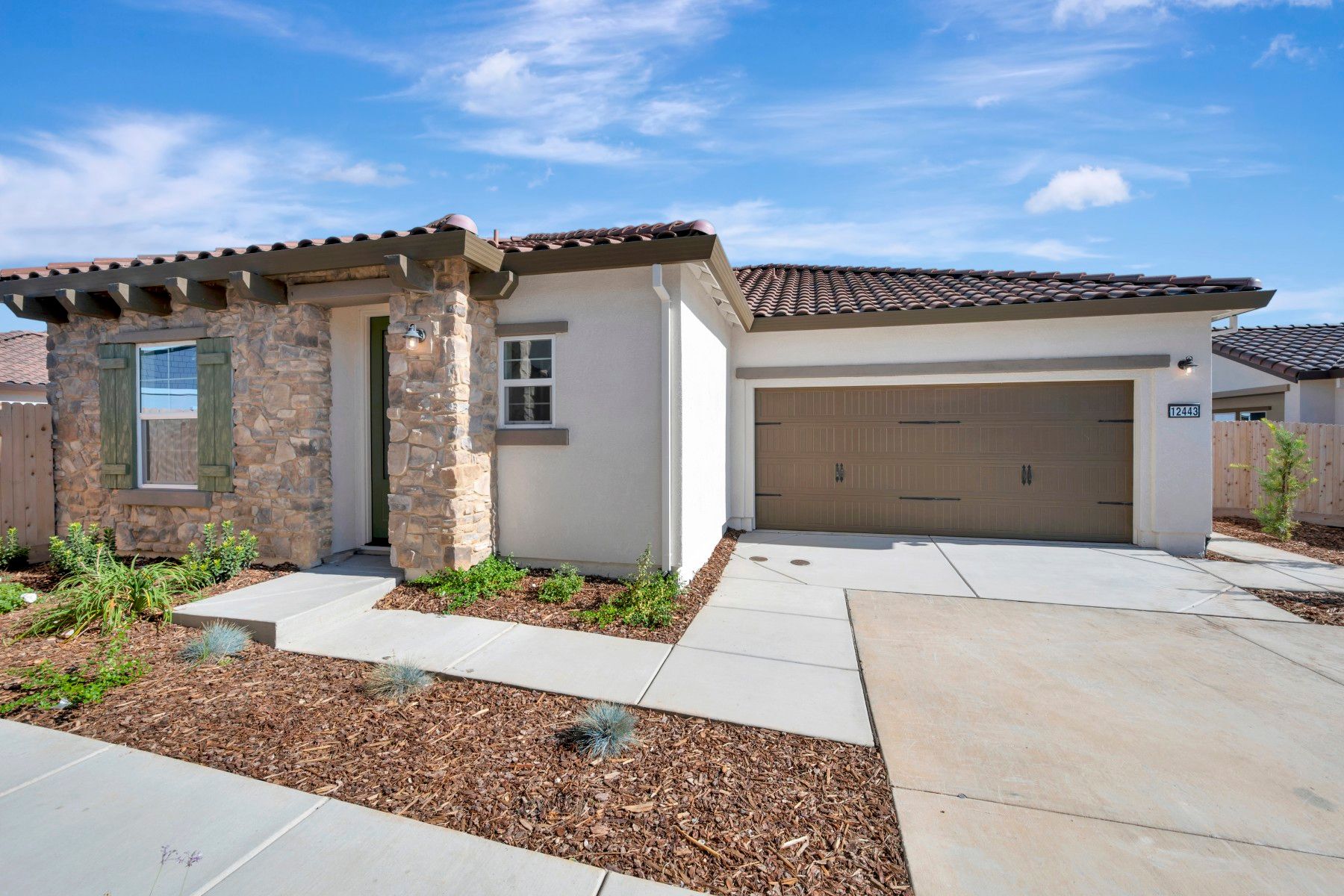 Exterior:Falcon XB Tuscan