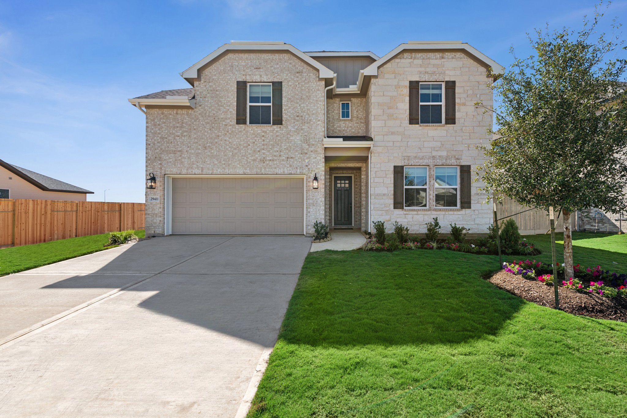 Exterior:Tuscaloosa TA with Stone