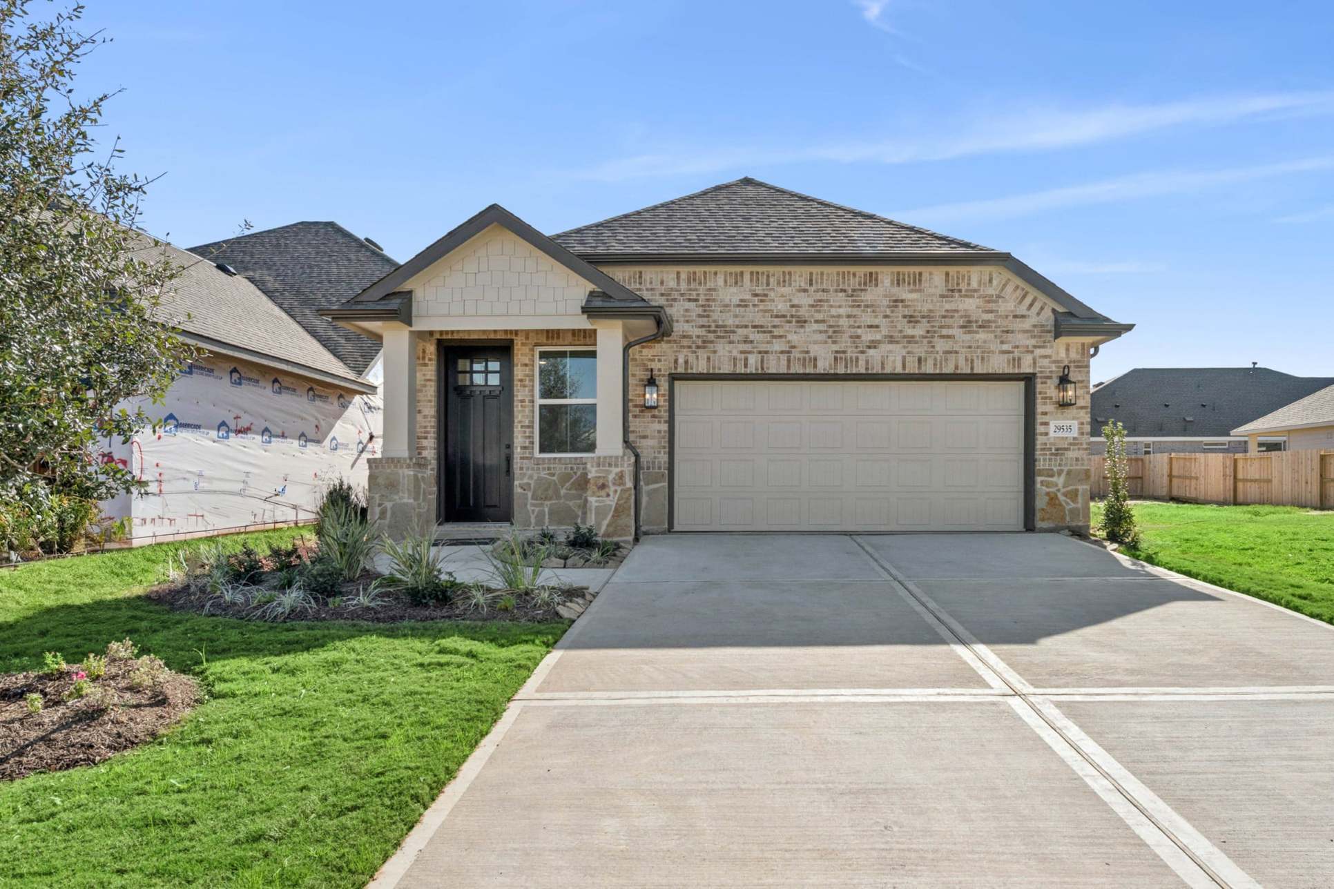 Exterior:Blueberry Ash QN
