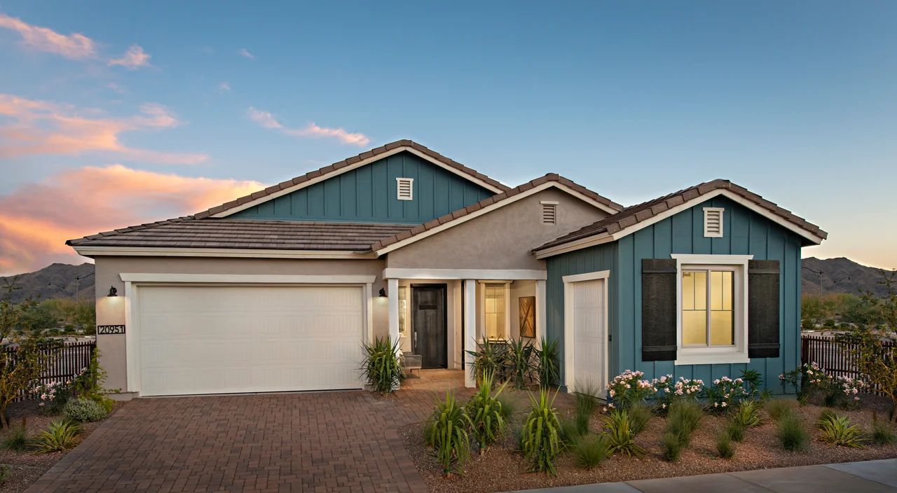 Exterior:Starling G Western Farmhouse