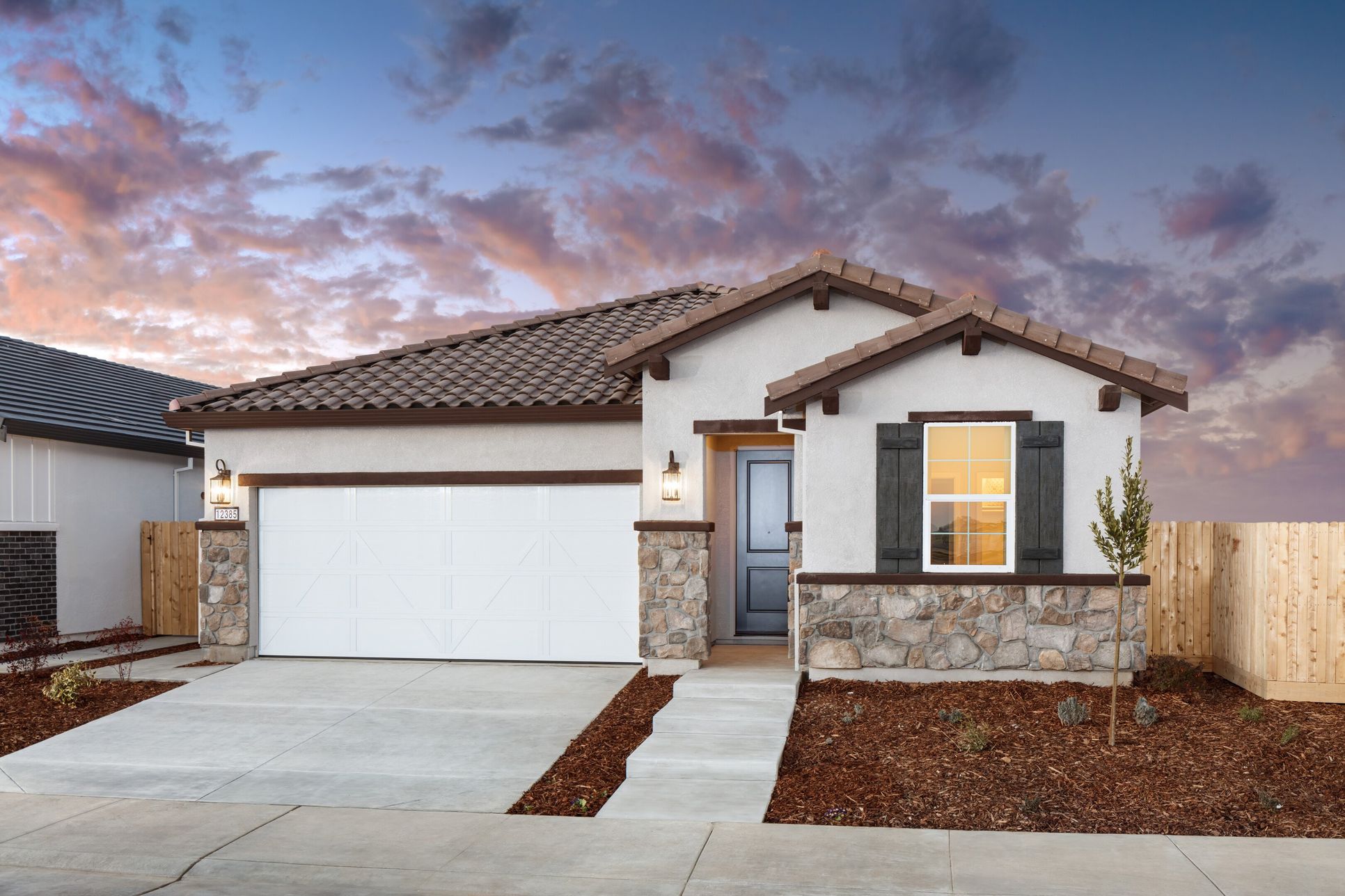 Exterior:Bernstein Hacienda XB