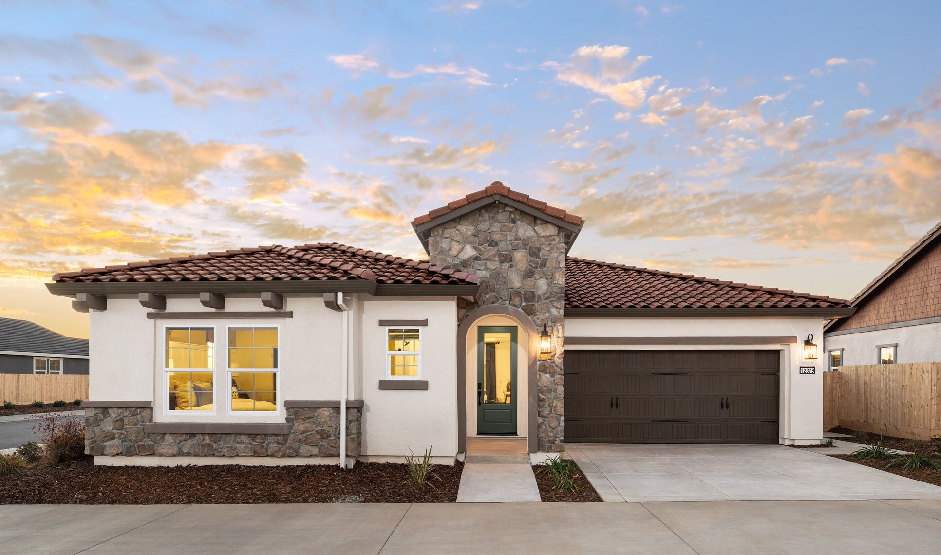 Exterior:Finch Tuscan XB