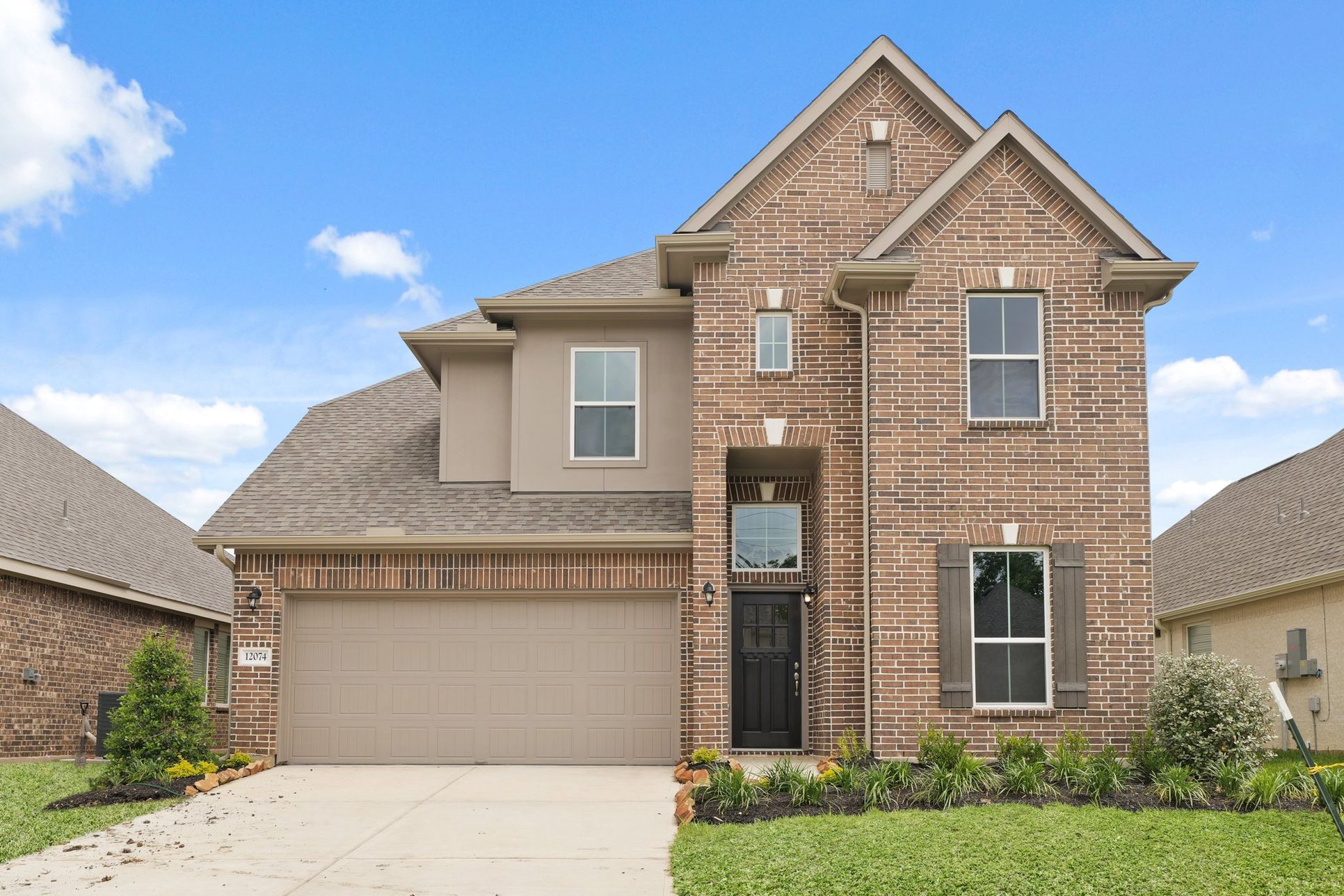 Exterior:Elmore C