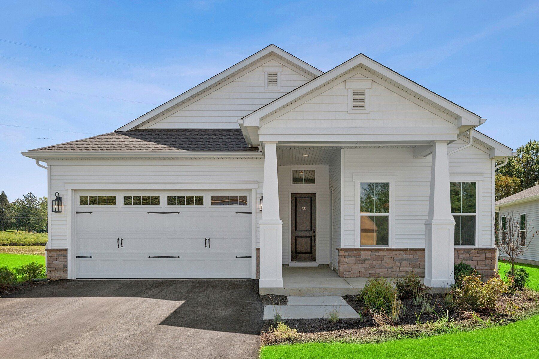 Exterior:Poitier ESP E