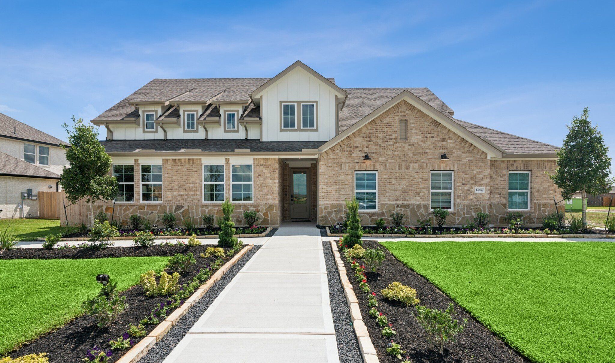 Exterior:Frankfurt RN