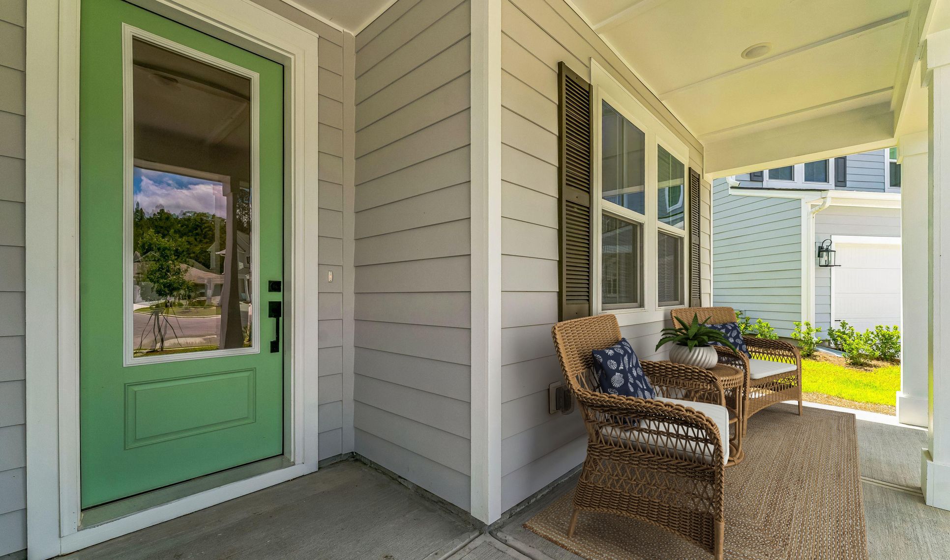 Exterior:Front Porch