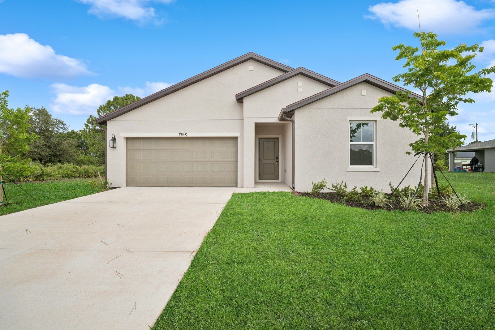 Exterior:Goldenrod II GF
