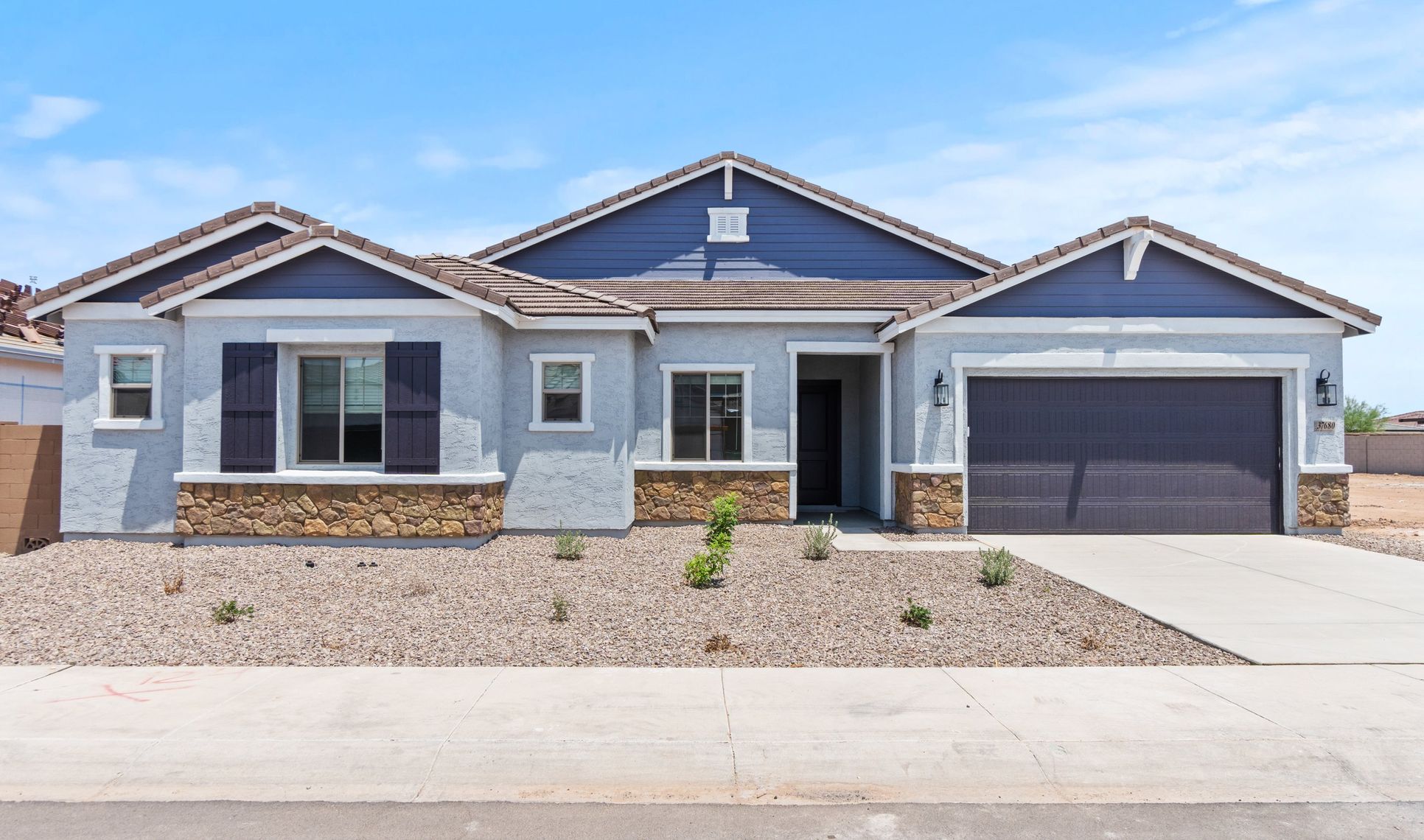 Exterior:Sedona Craftsman YA