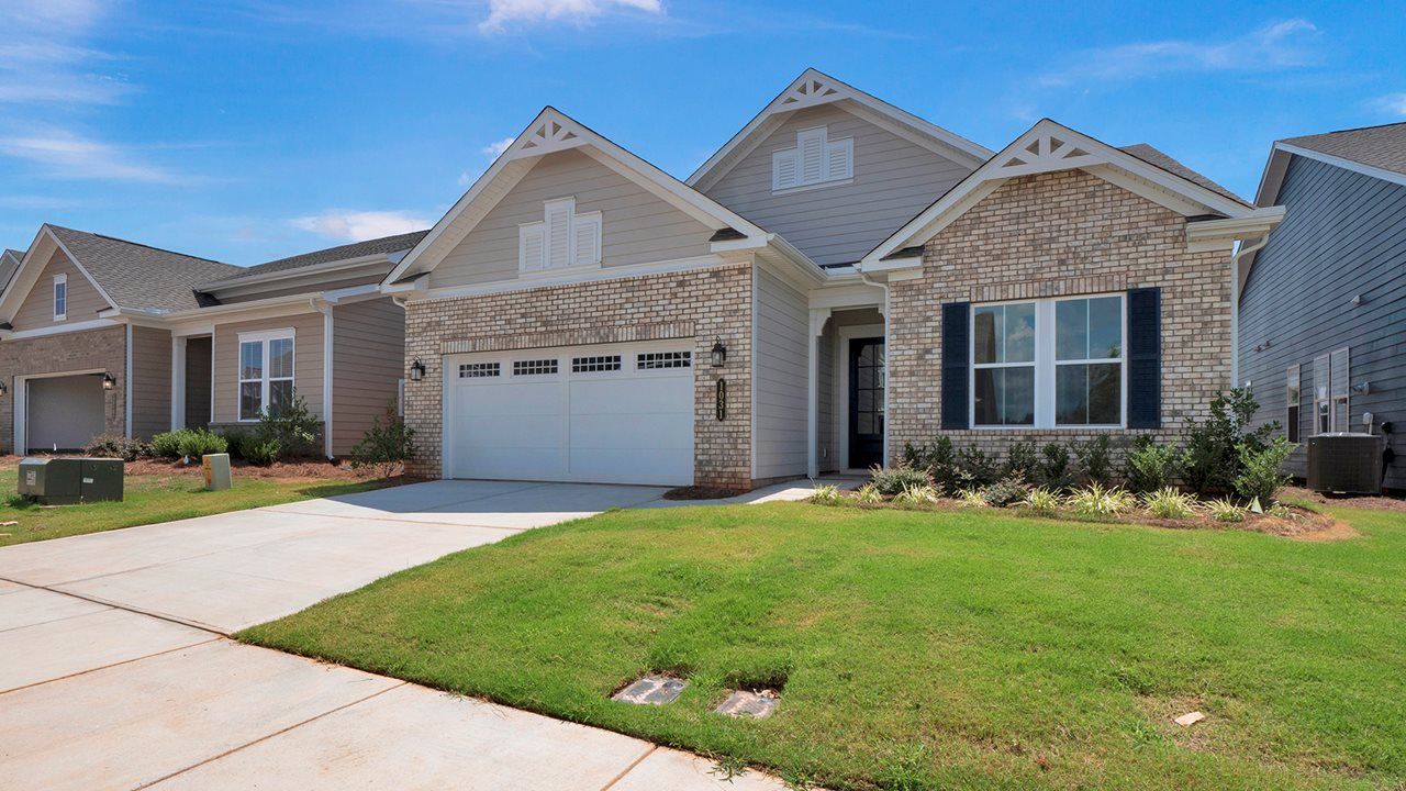 Exterior:Madison | Front Exterior