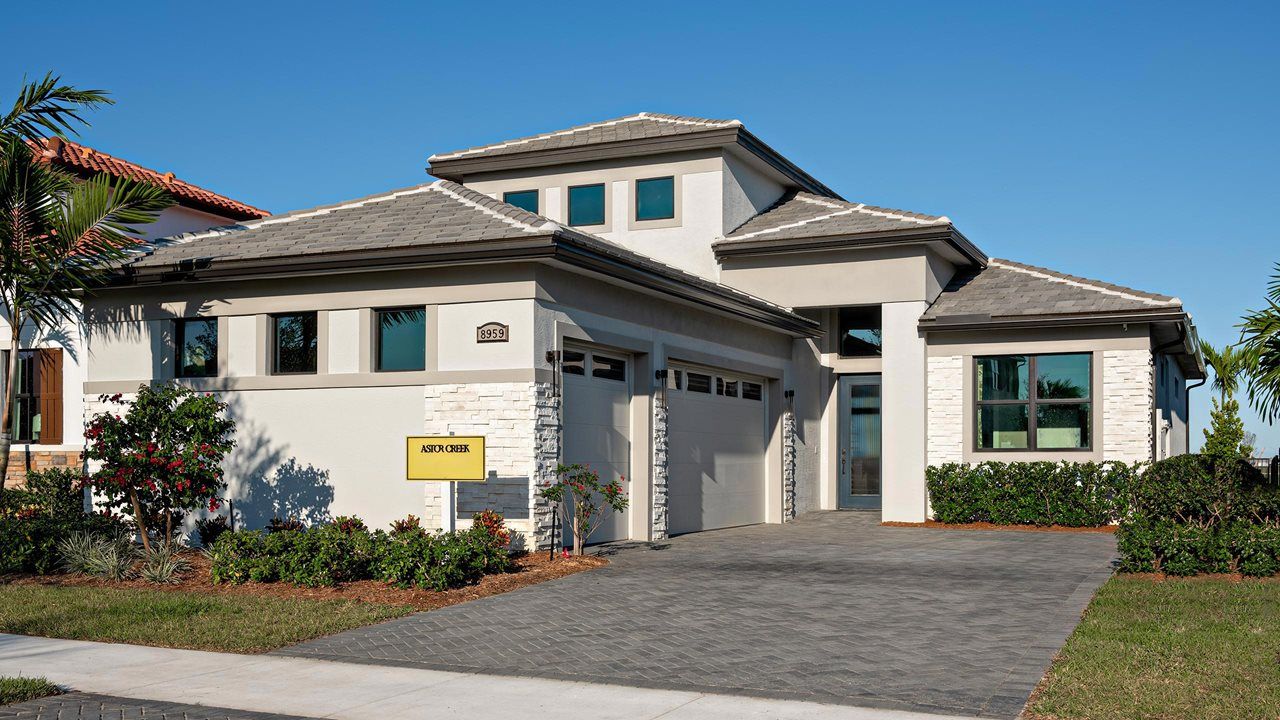 Exterior:Leslie Model | Front Elevation