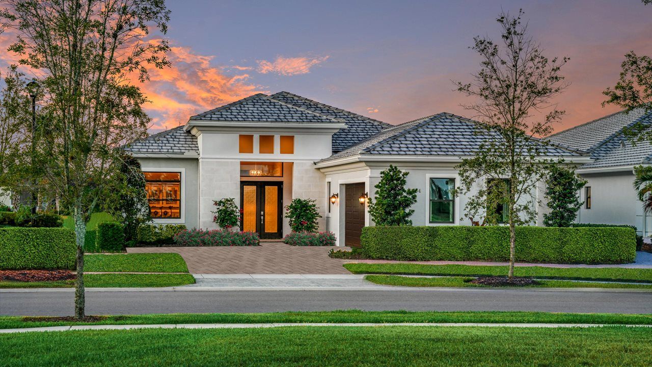 Exterior:Renoir Model | Front Exterior