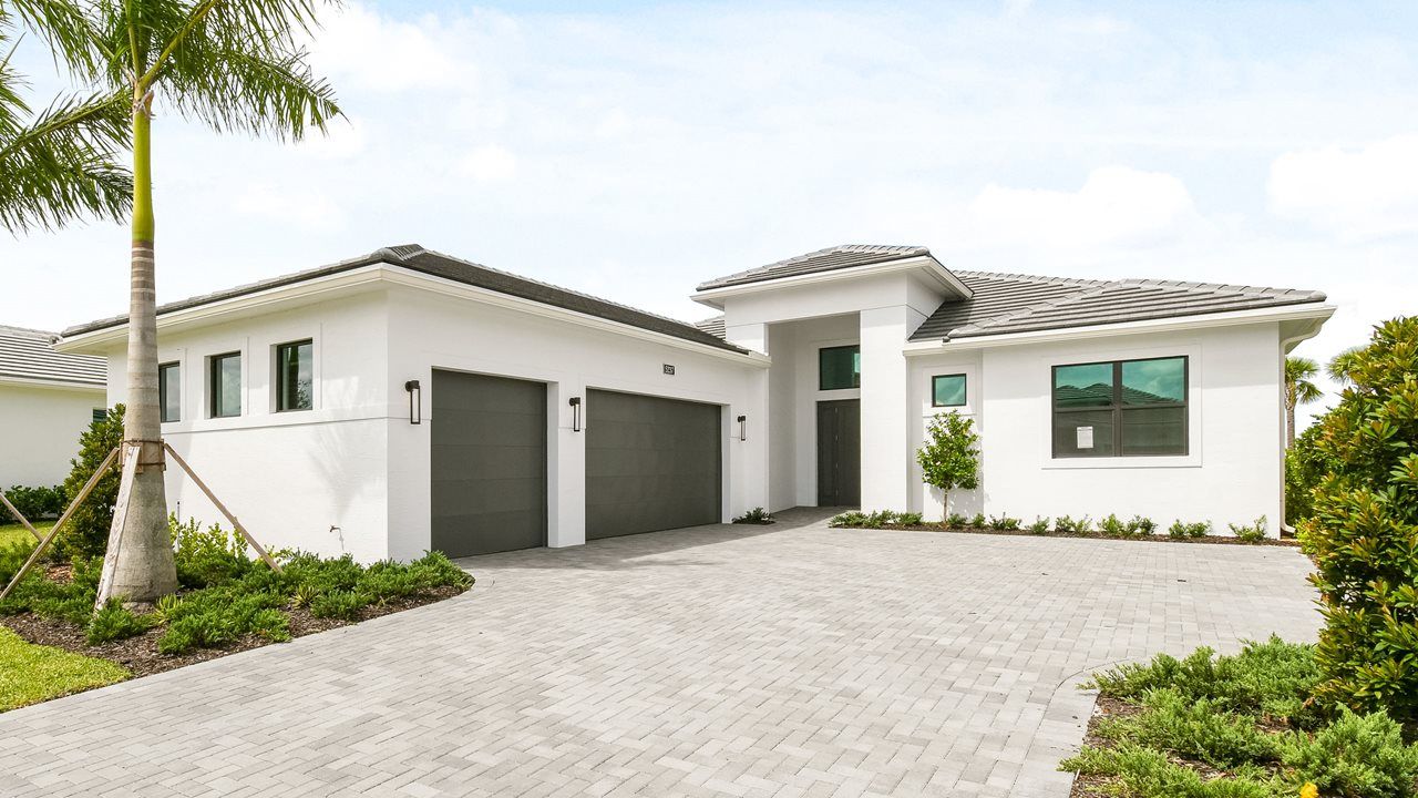 Exterior:Riley Model | Front Exterior