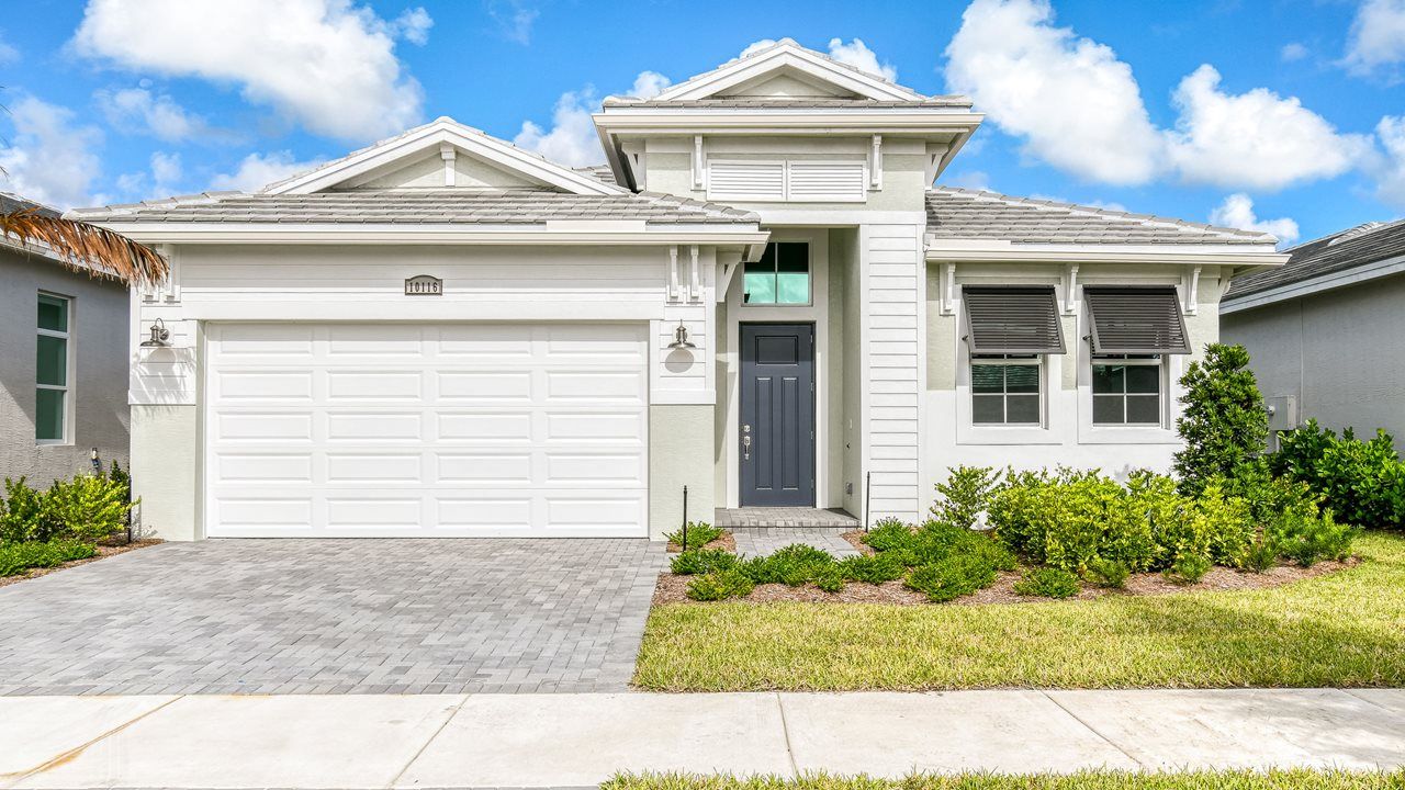 Exterior:Julia Model | Front Exterior