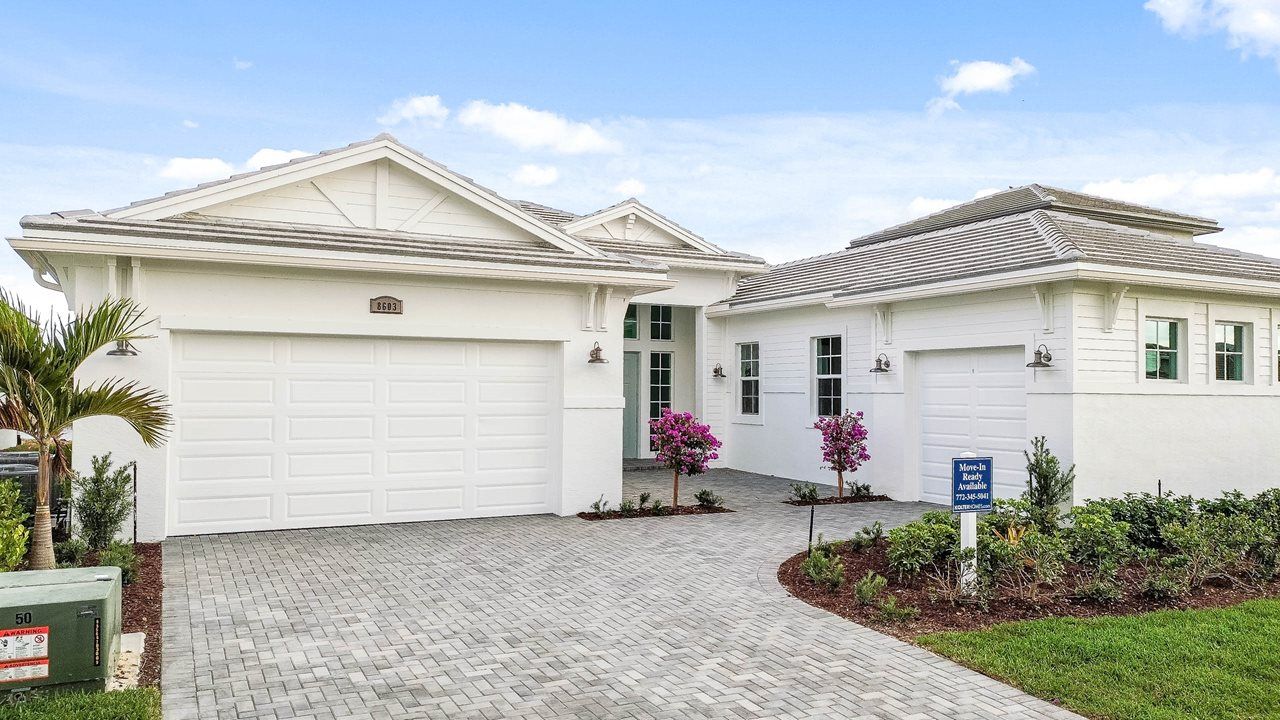 Exterior:Valerie Model | Front Exterior