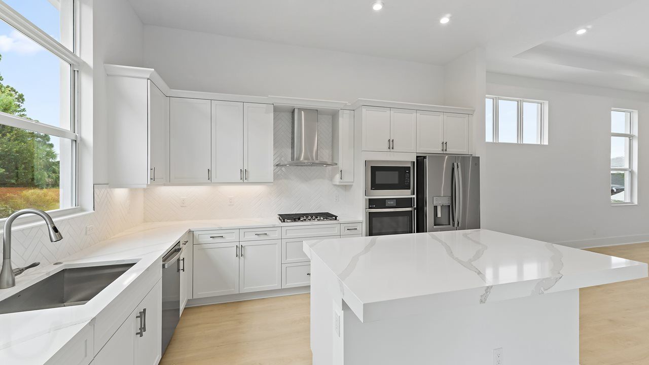 Exterior:Beverly Model | Kitchen