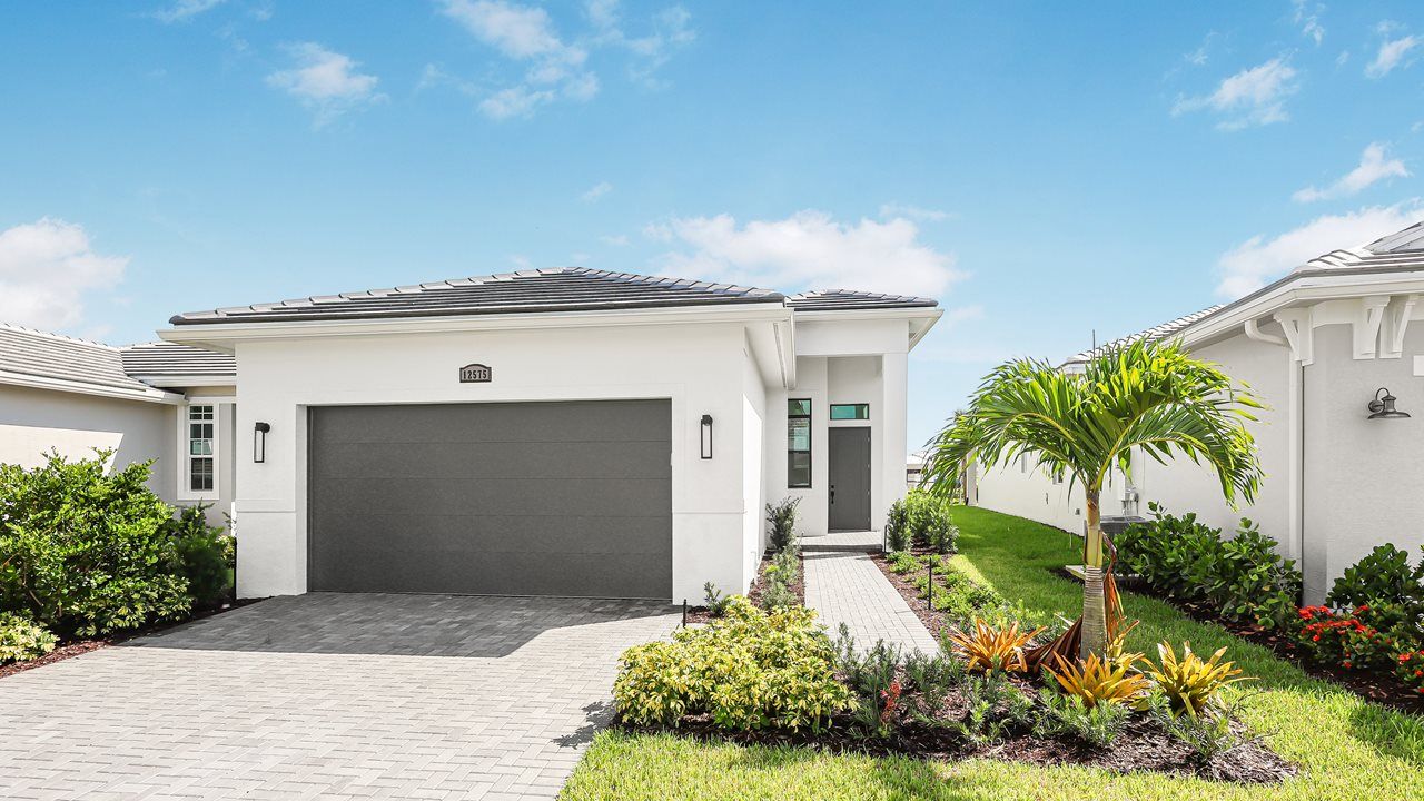 Exterior:Caroline Model | Front Exterior