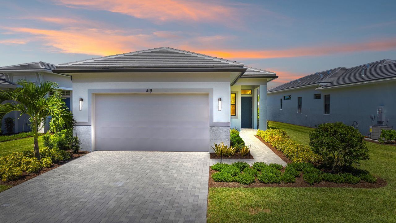 Exterior:Beverly Model | Front Exterior