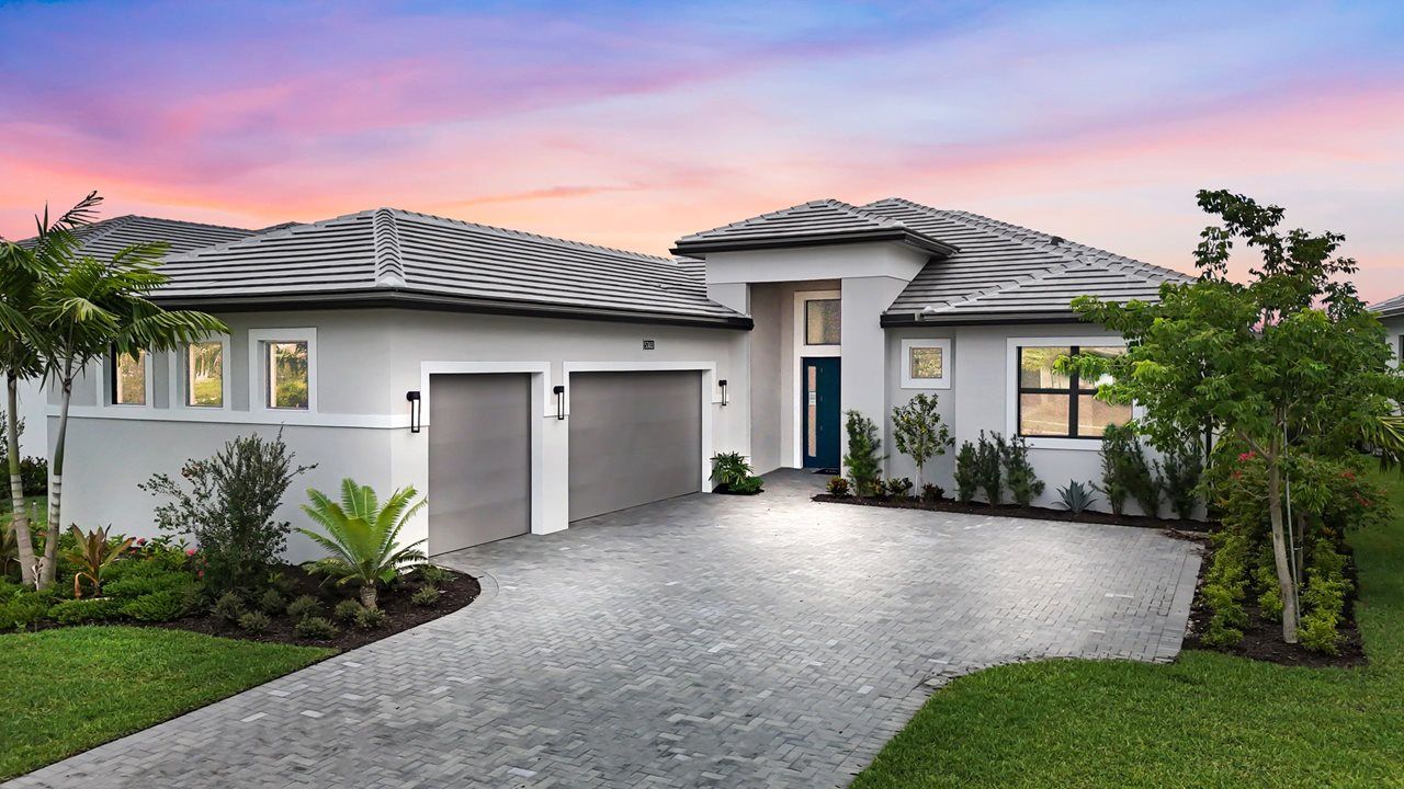 Exterior:Riley Model | Front Exterior