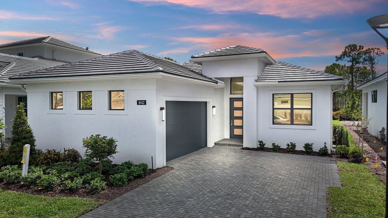 Exterior:Lila Model | Front Exterior