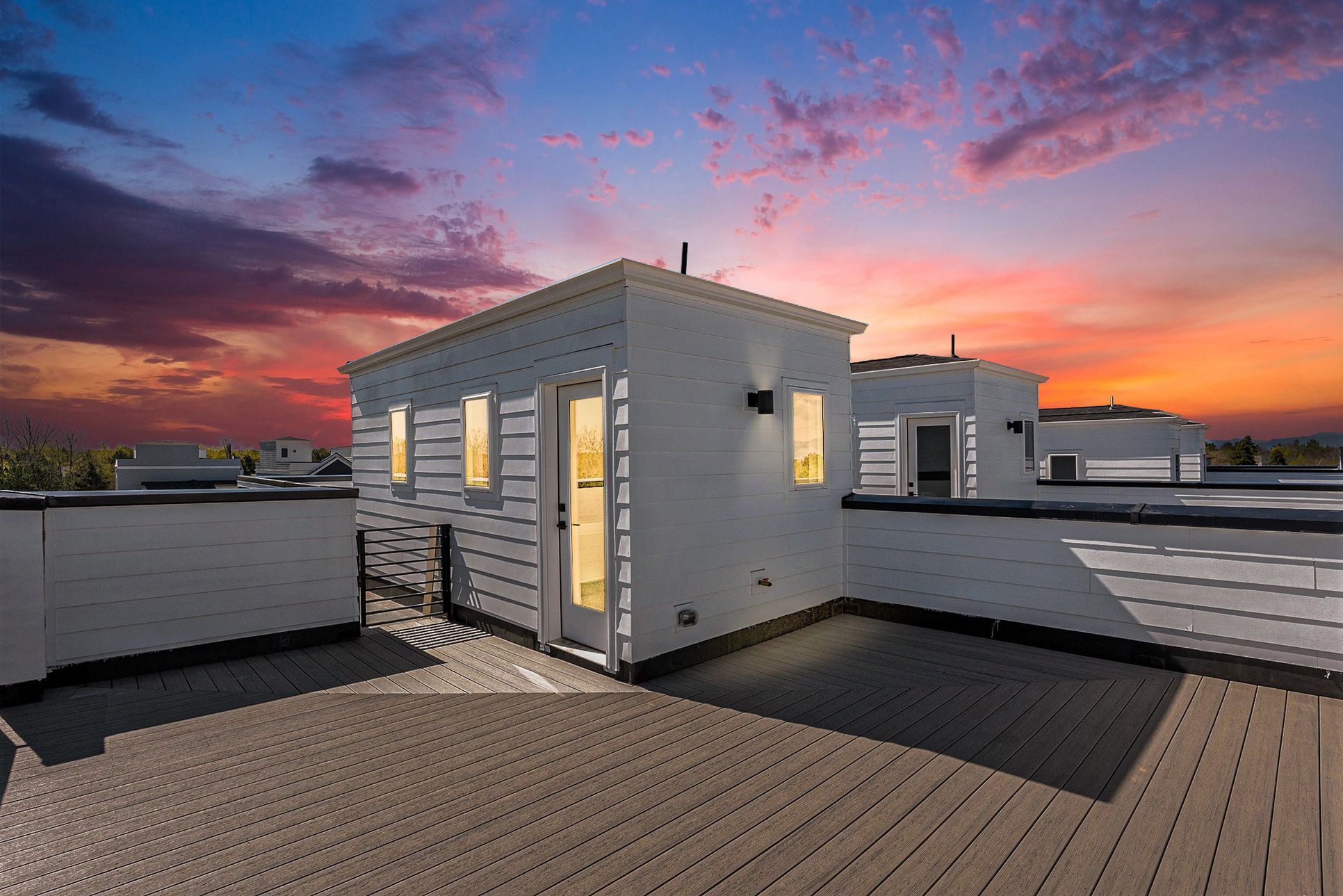 Exterior:West/East facing rooftop deck