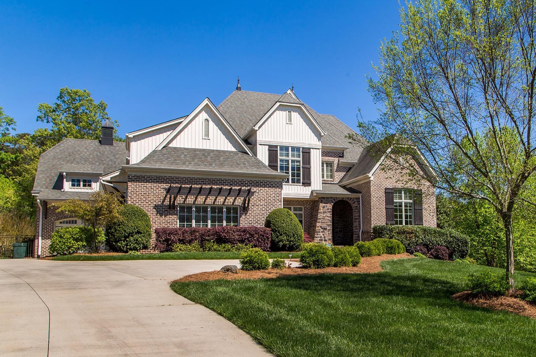 Lael Homes,27022
