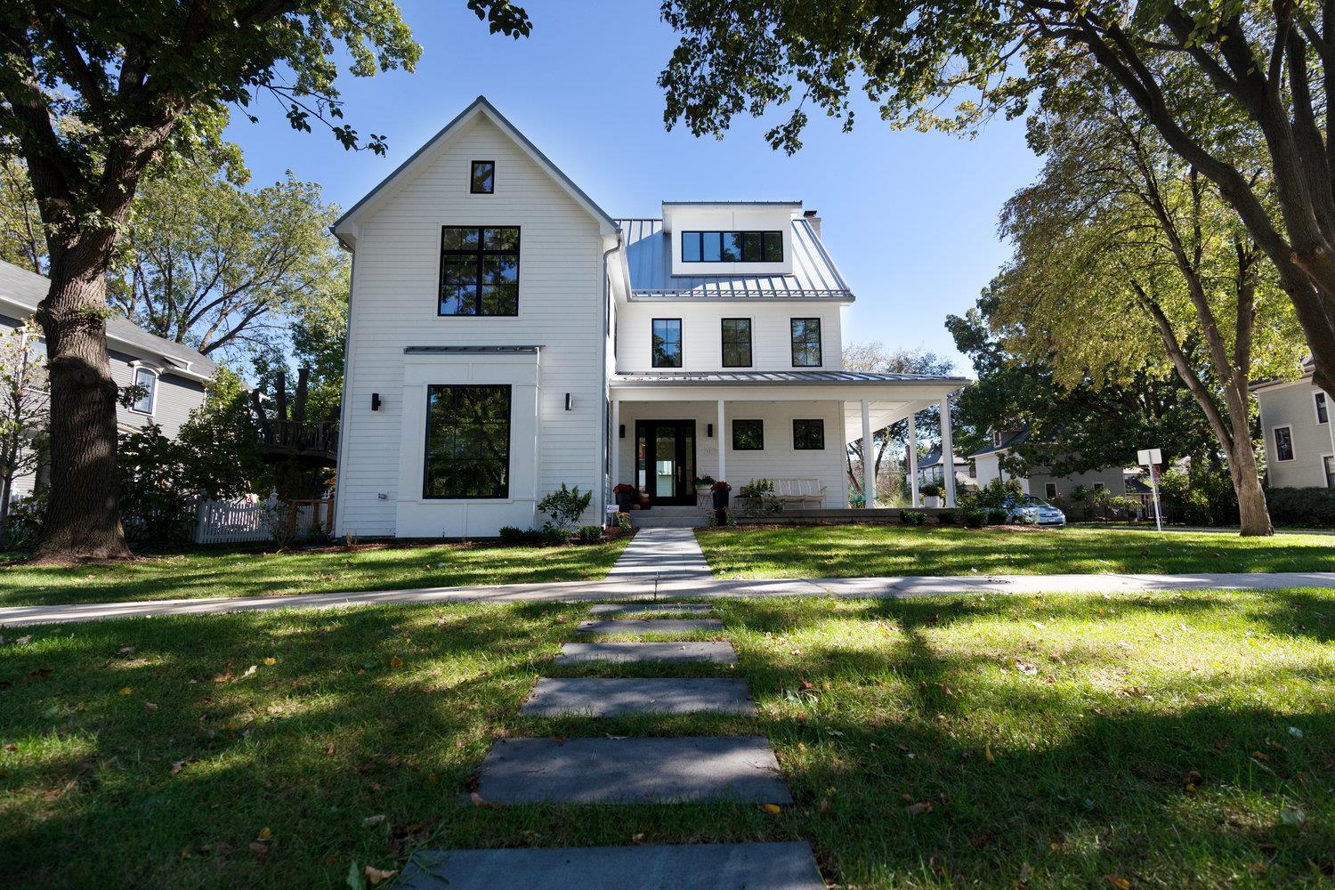 Lakewest Custom Homes,60563