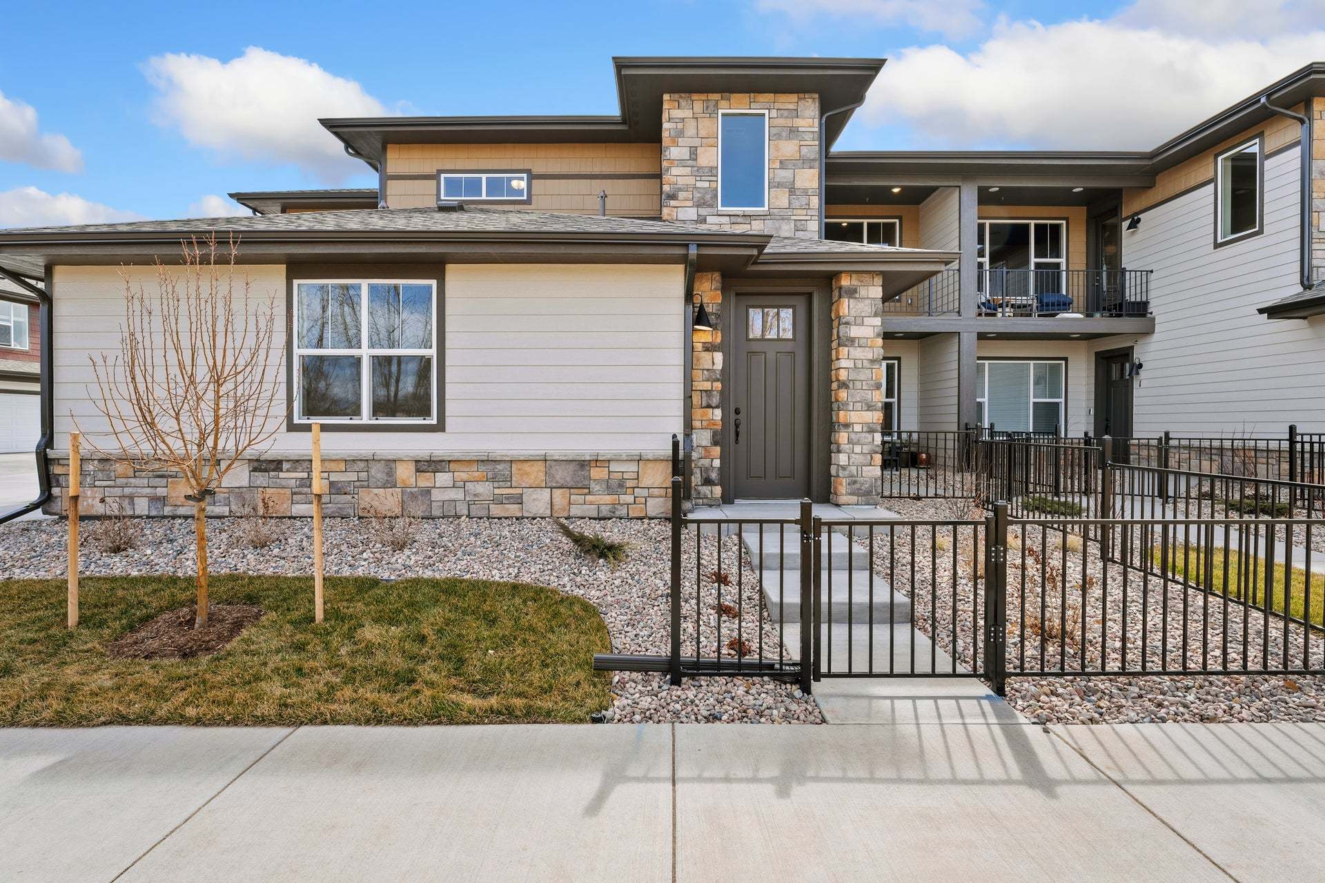 Exterior:Northfield Monarch Exterior