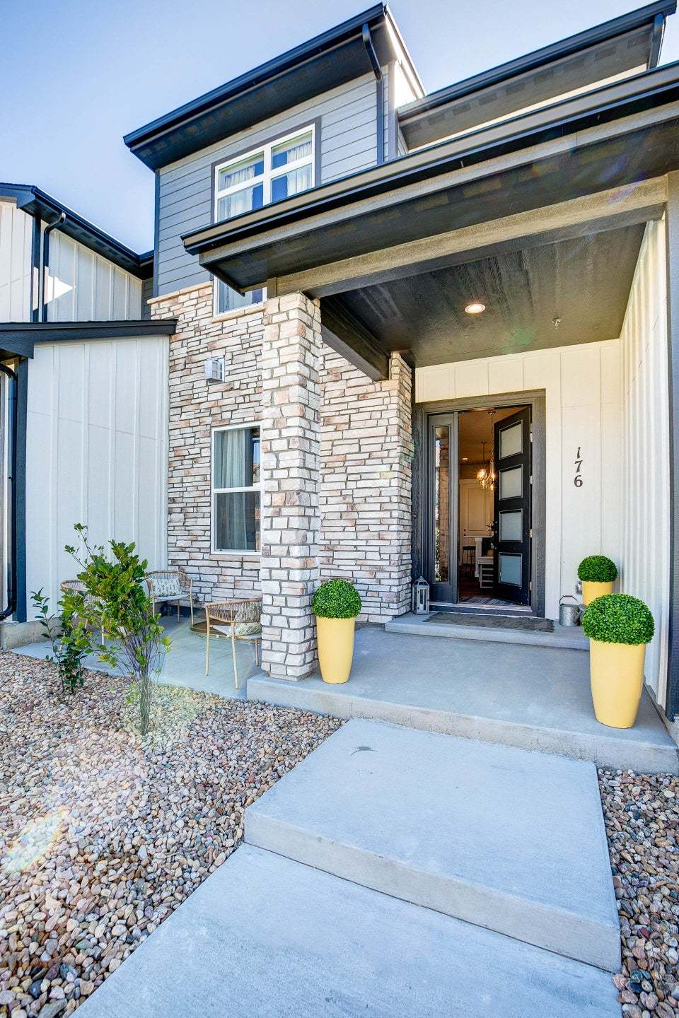 Exterior:Barrington 2 Exterior