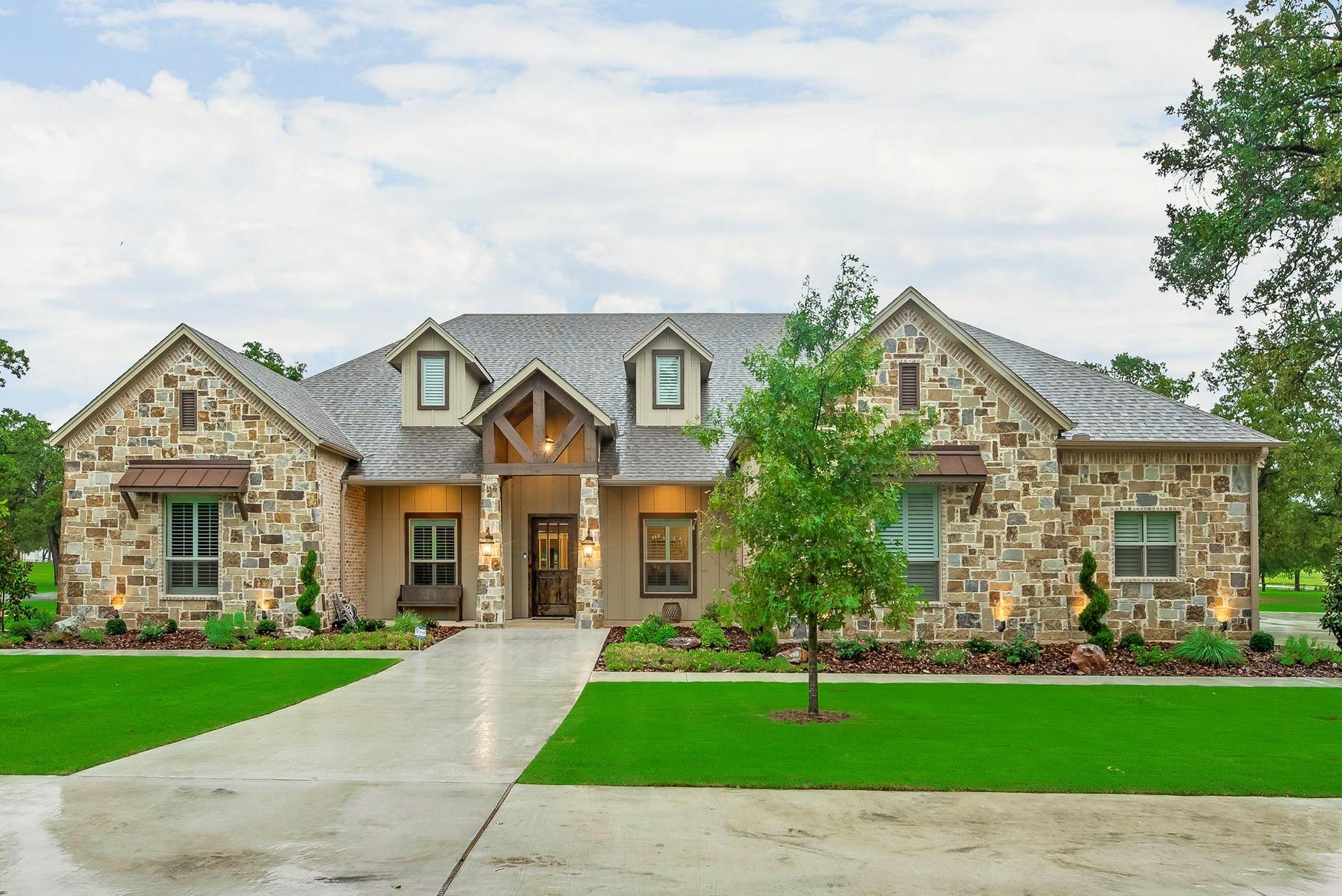 Legacy Classic Homes,76052