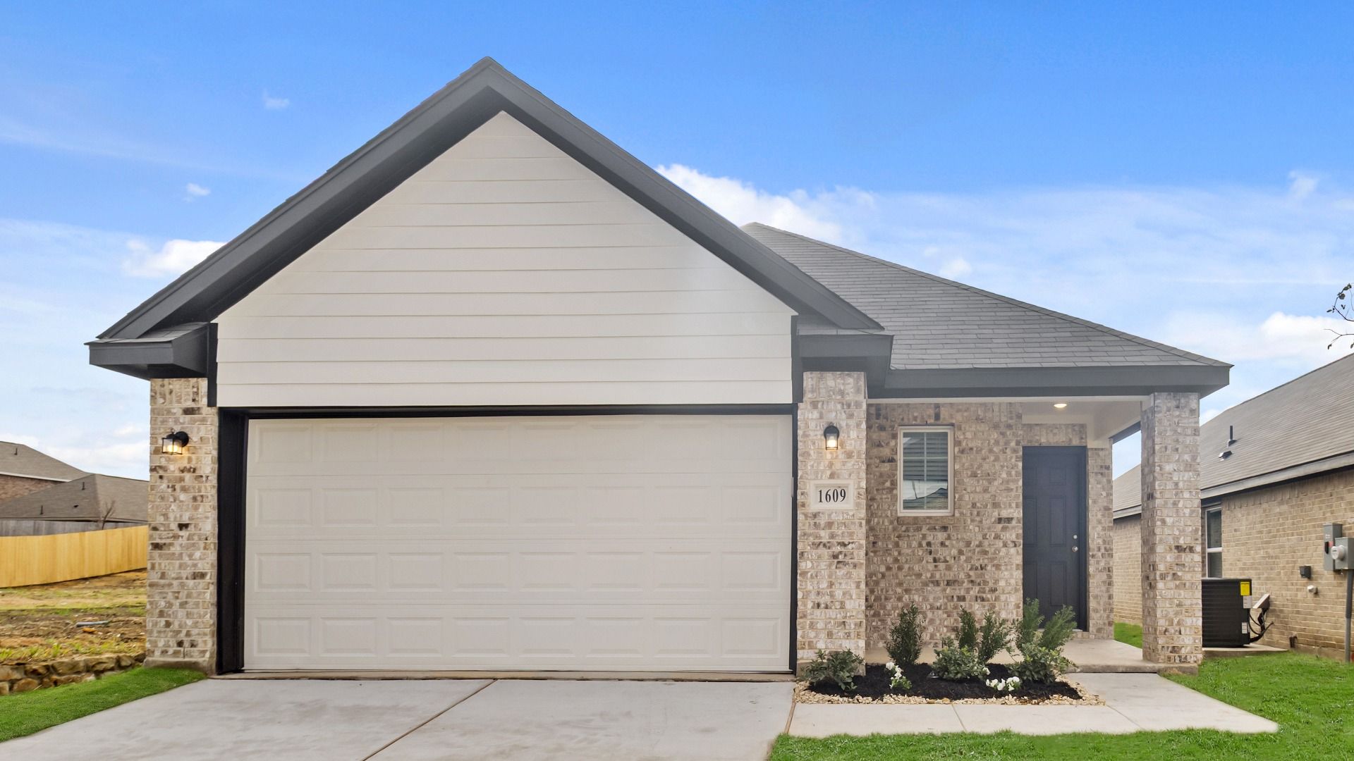 1609 Romans Rd 1.jpg:Elevation B