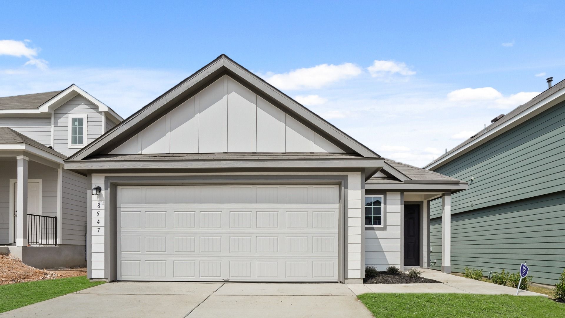 8547 Catnip Pass Elmendorf TX 2.jpg:Exterior