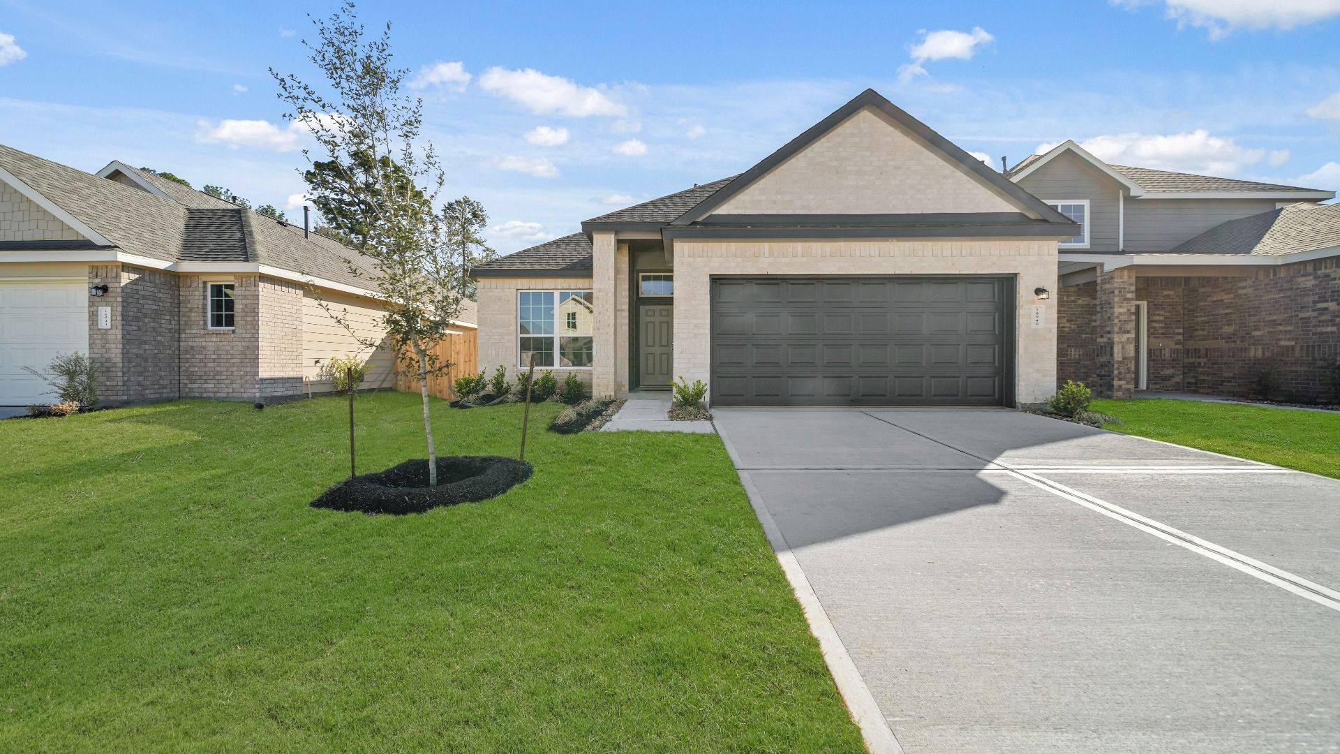 16940 Hazelnut Drive Grangerland, TX 77302 1.jpg:Elevation D