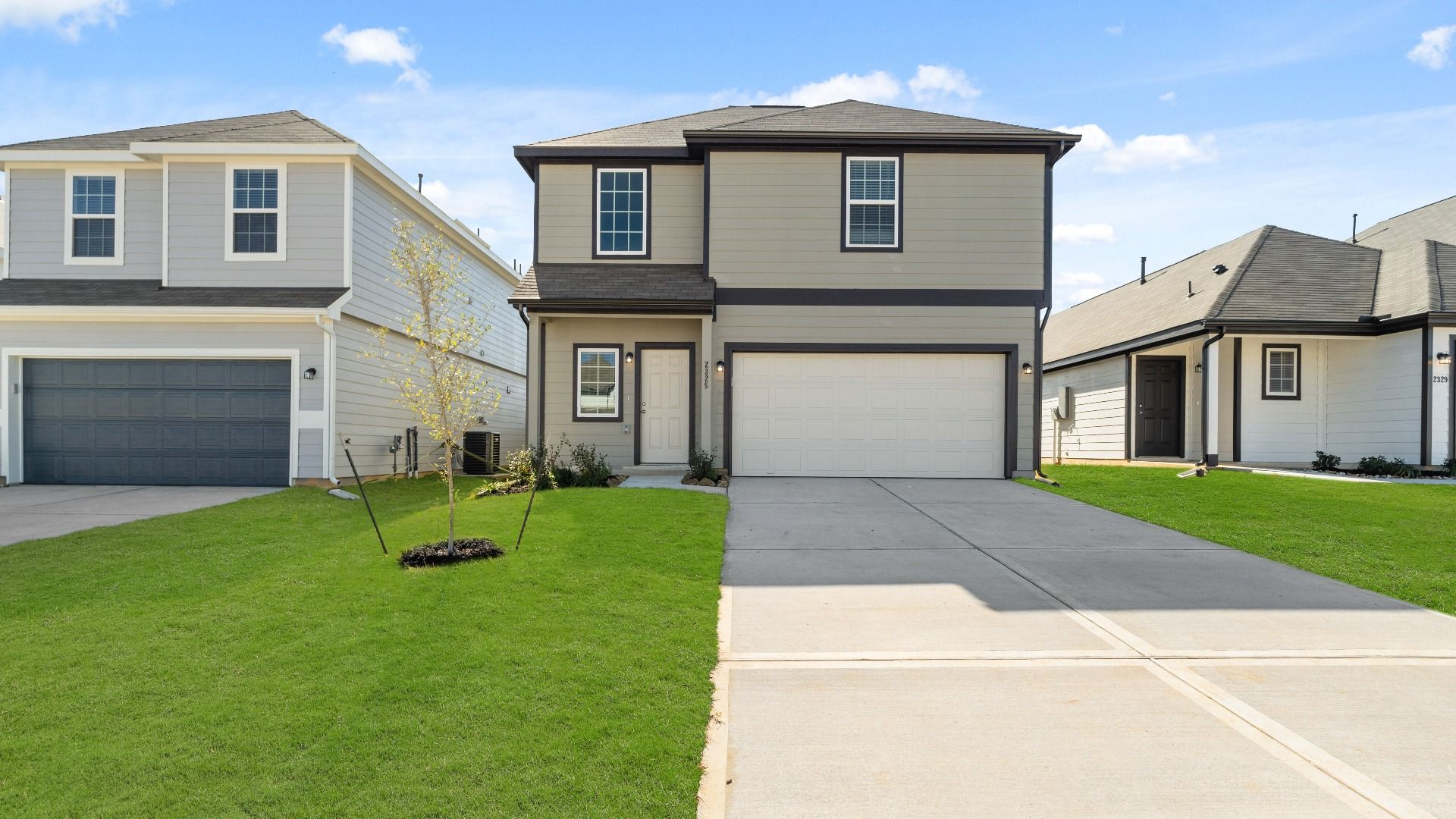 2325 Mooney Court Shenandoah 77384 1.jpg:Elevation L