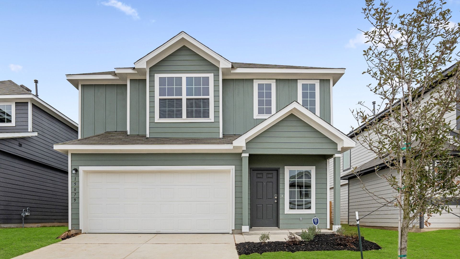 Auburn 3015 M_HR - REV.jpg:Exterior