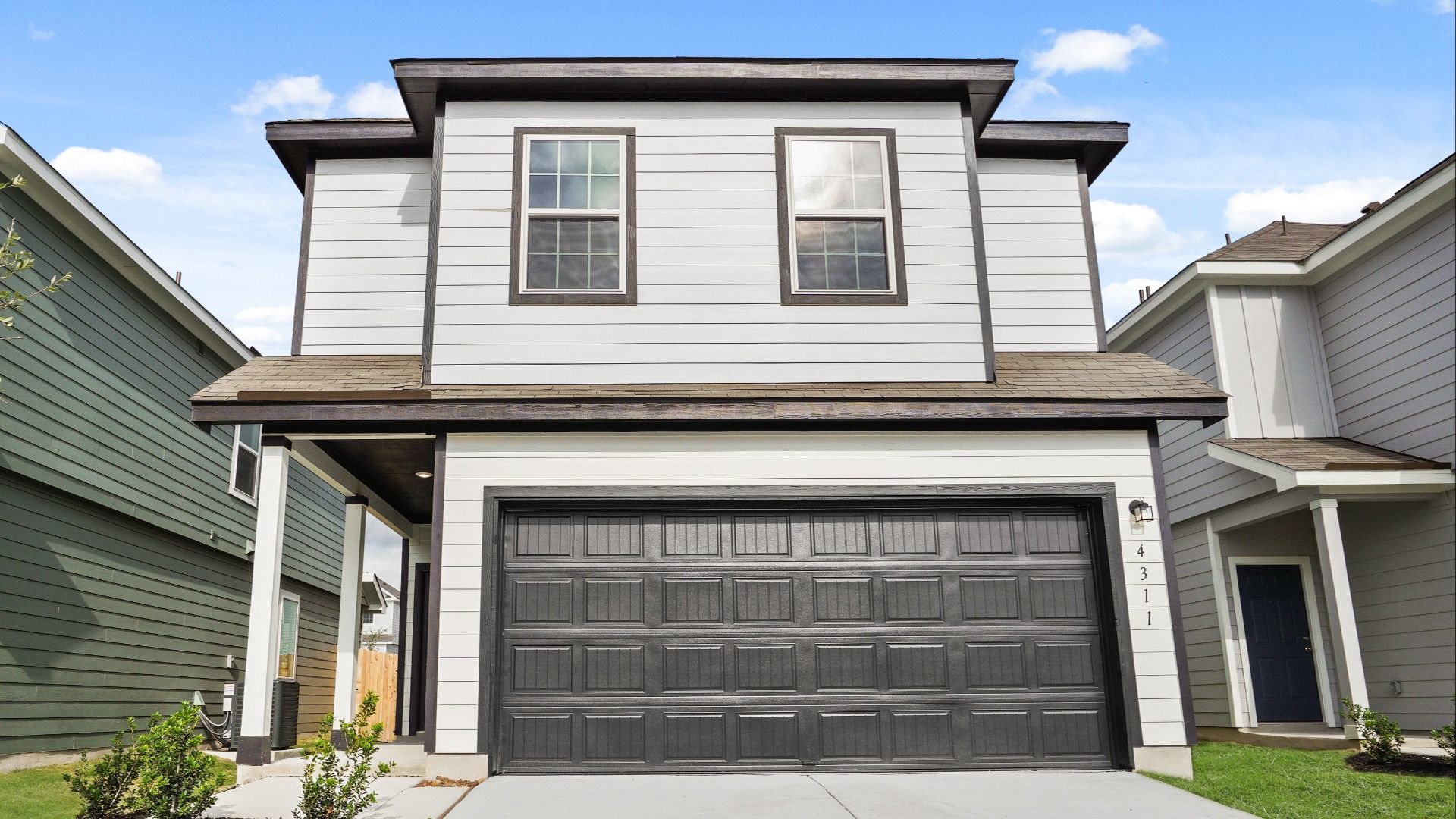 Legend Emerald 2508 L_HR.jpg:Exterior