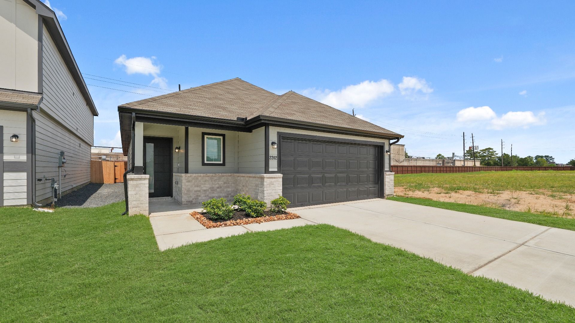 2202 Thorpe Grv Ct Houston TX 77090 2.jpg:Elevation G