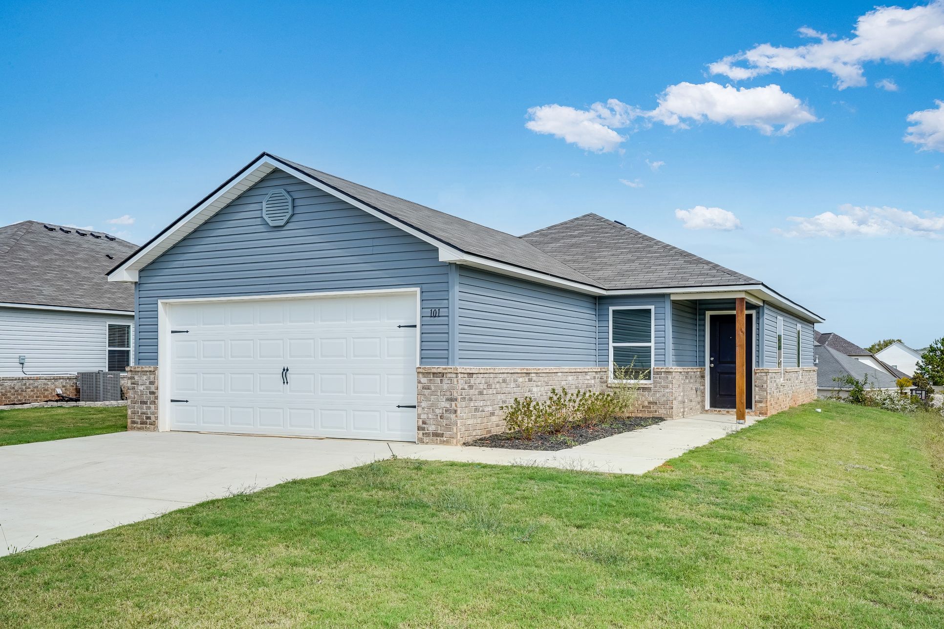 Exterior:Mc Intosh Trails RC Cooper Front Exterior 1of2