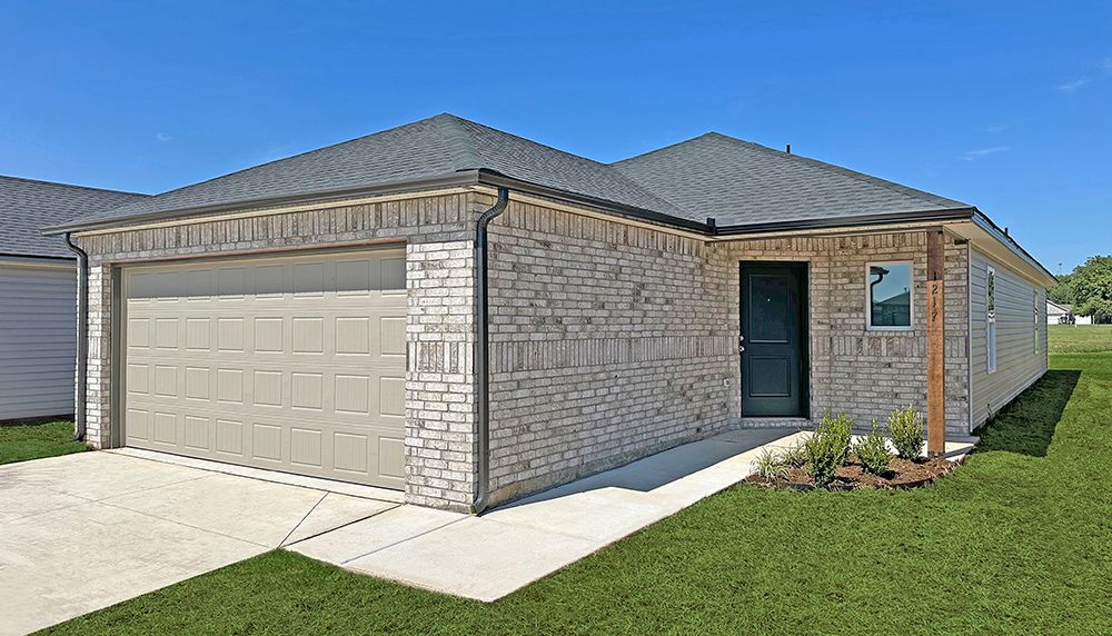 Exterior:1217 Meadow Brook Purcell RC Ridgeland 1304 grass WEB