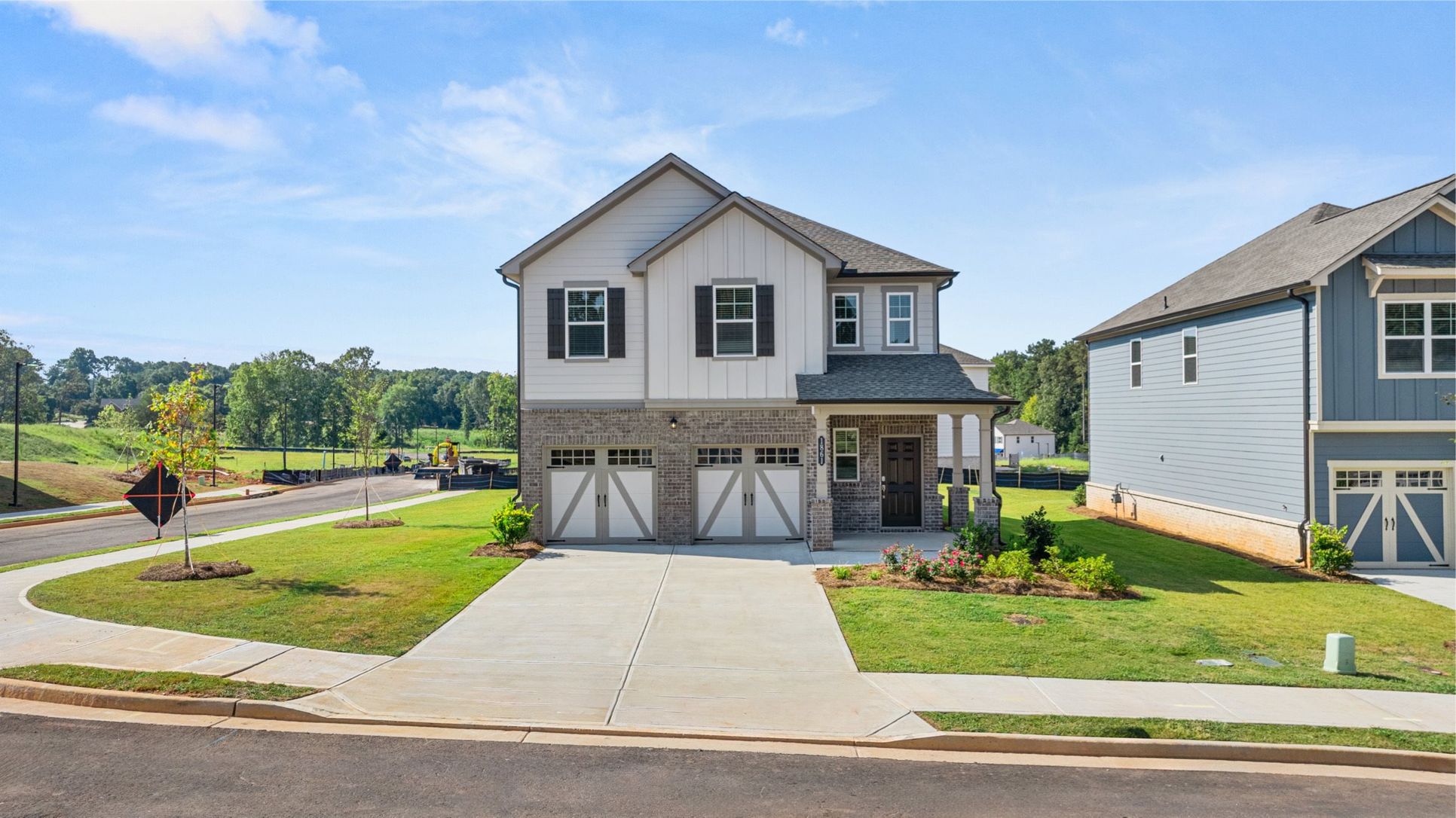 Exterior:Millers Pointe HS 74 001 res 1 (2)