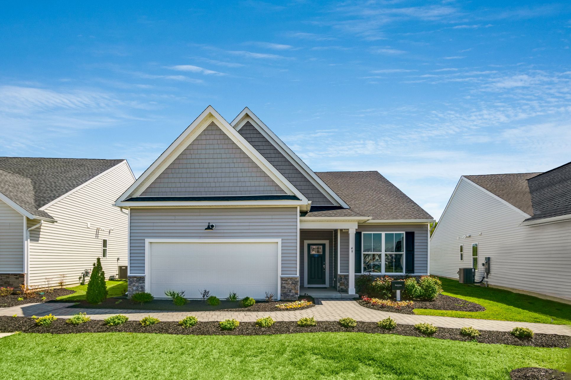 Exterior:Auburn Meadows Streetscape 02