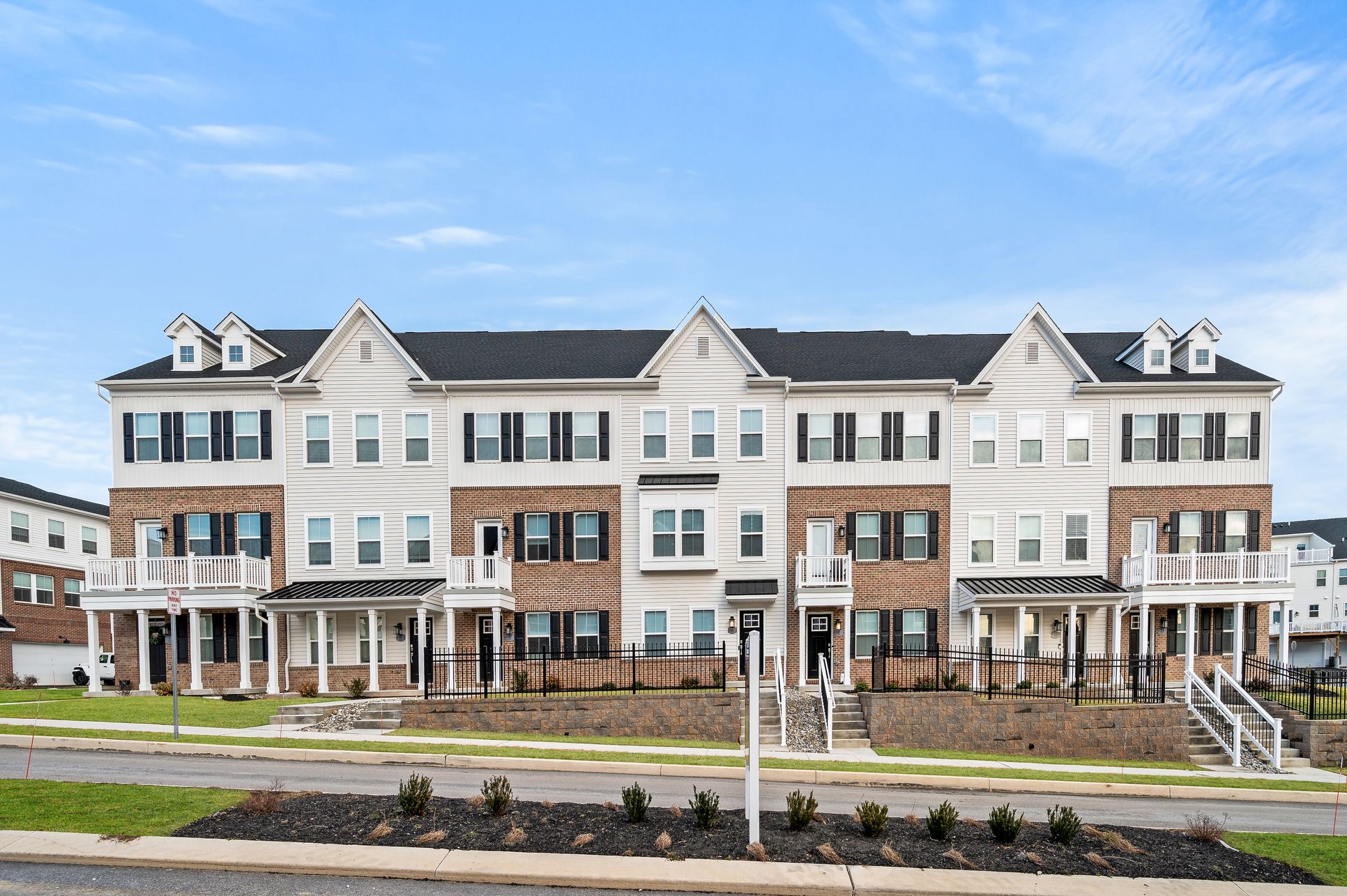 Exterior:River Pointe V1 Beautiful Shots 08