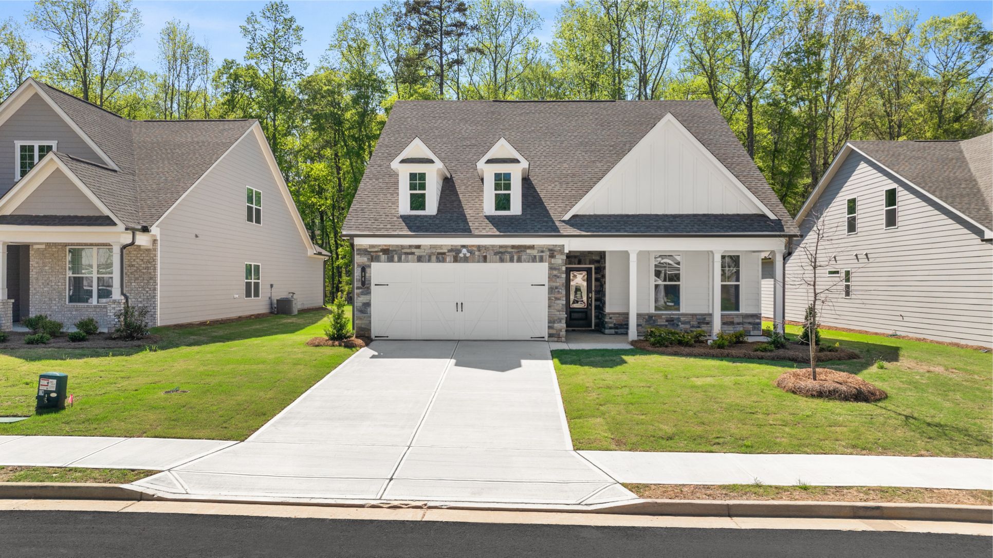 Exterior:Candleberry Place HS 21 001 res 1