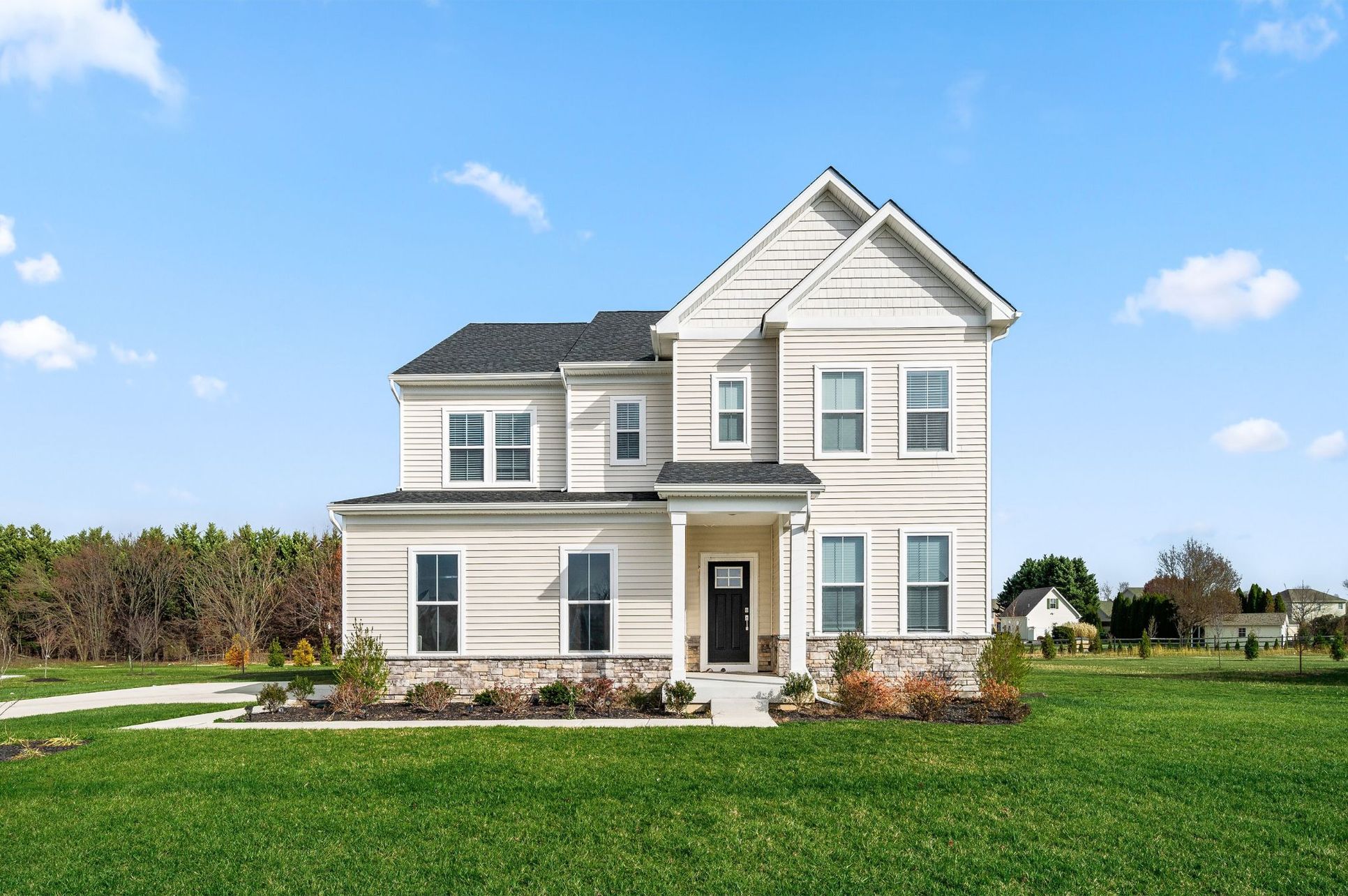 Exterior:Dalton Traditional