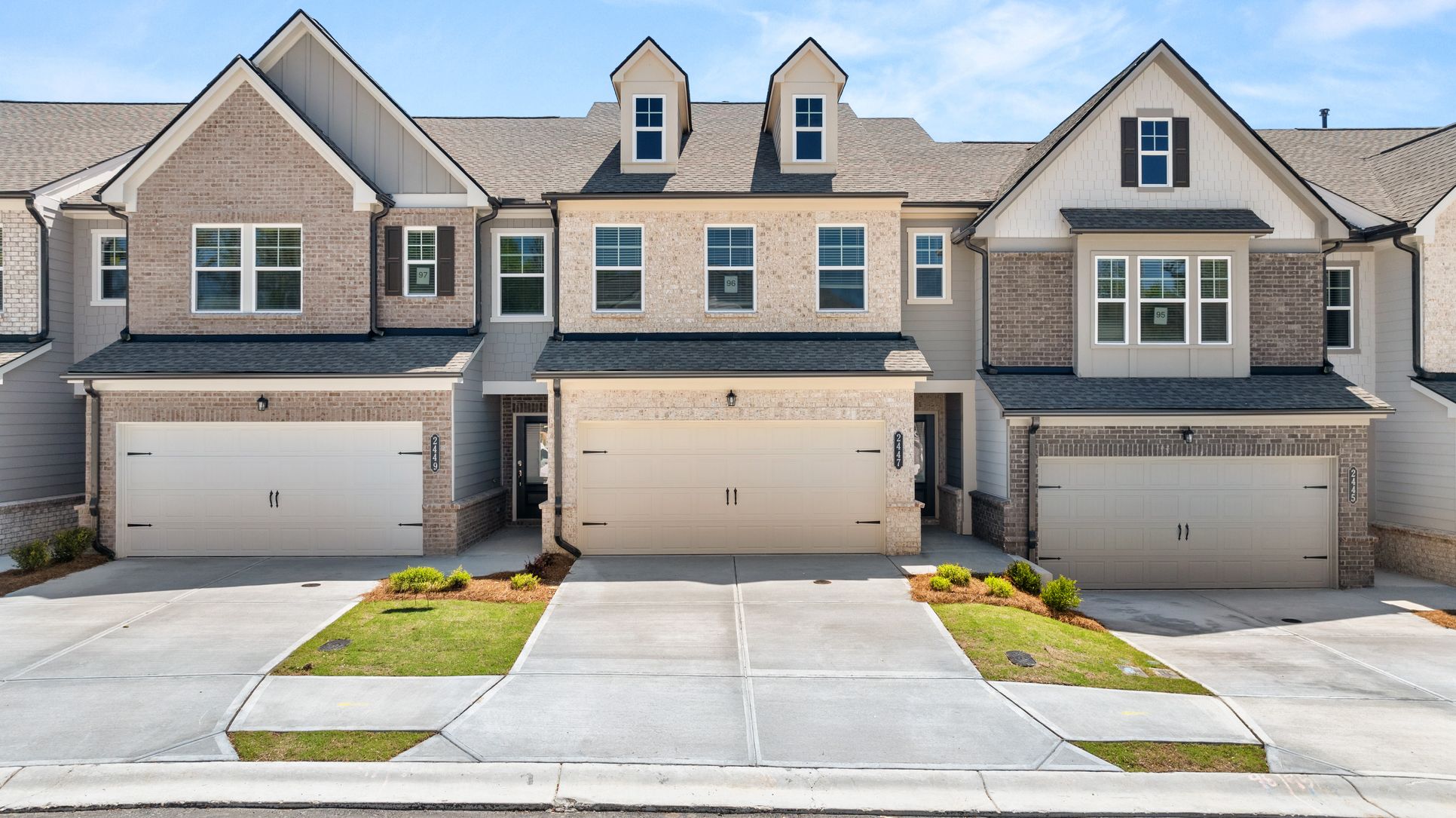 Exterior:Towns at Ivy Creek HS 96 005
