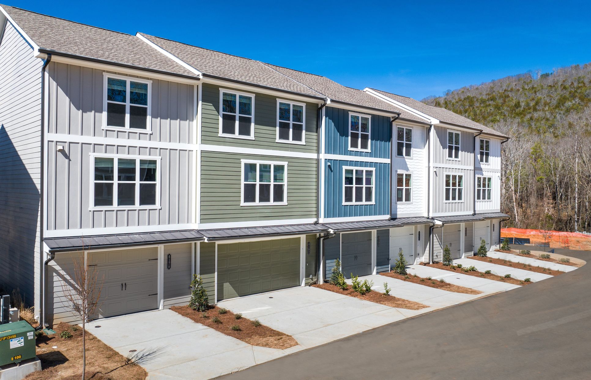 Exterior:Asbury Oak HS 123 ext 001
