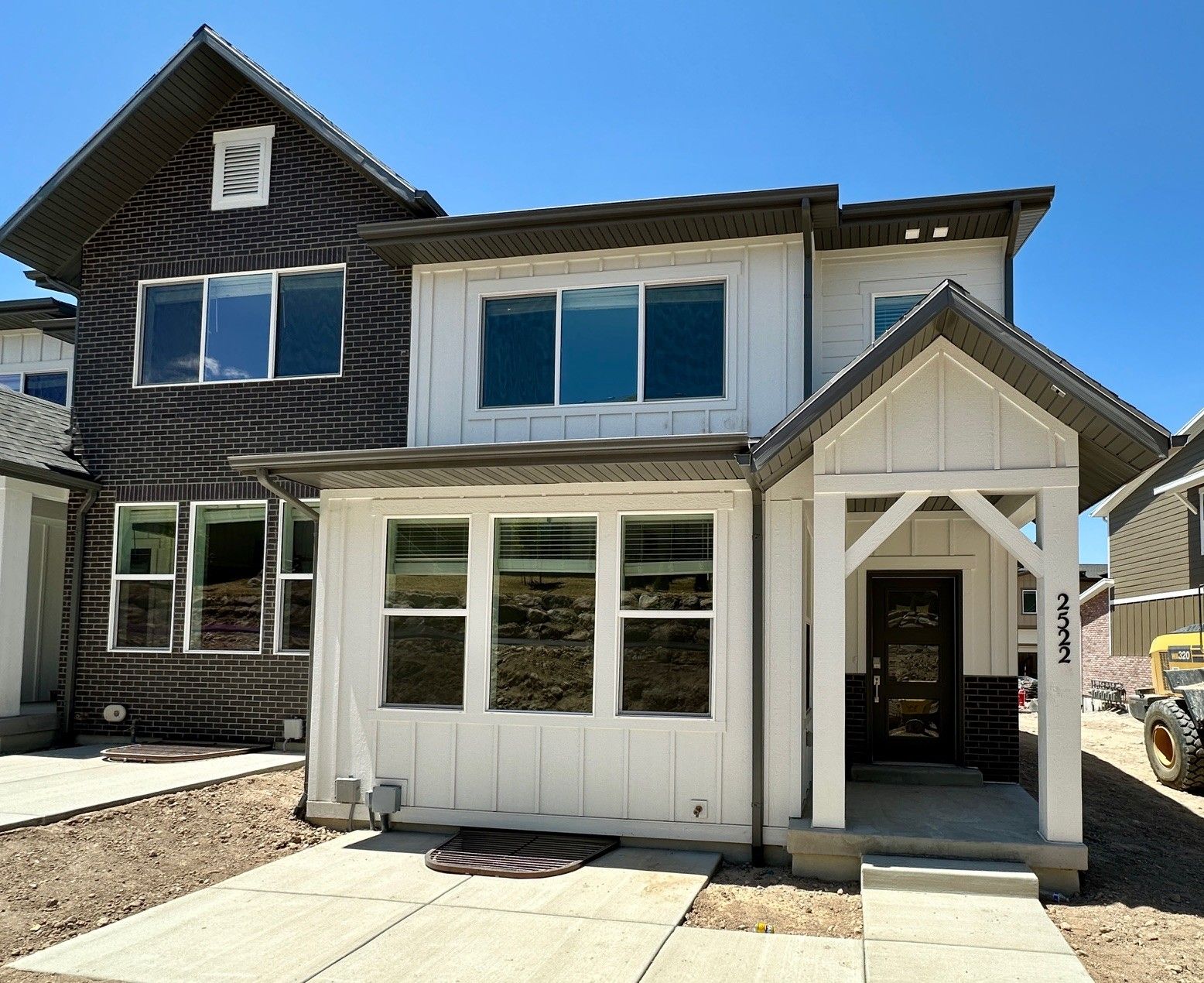 Exterior:JL 240 1