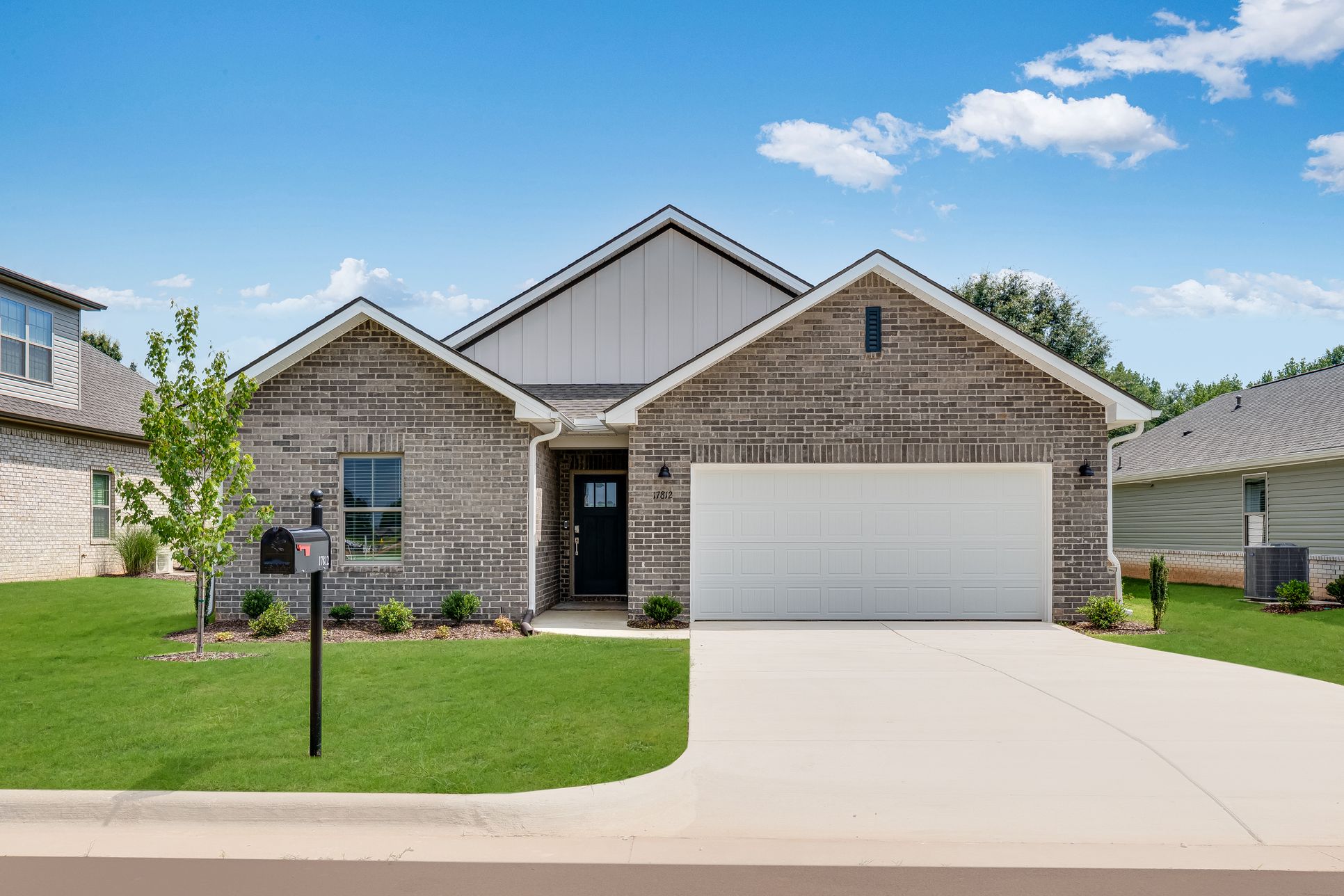 Exterior:Lucas Ferry Farms Trevi I I11 Front Exterior 1of2