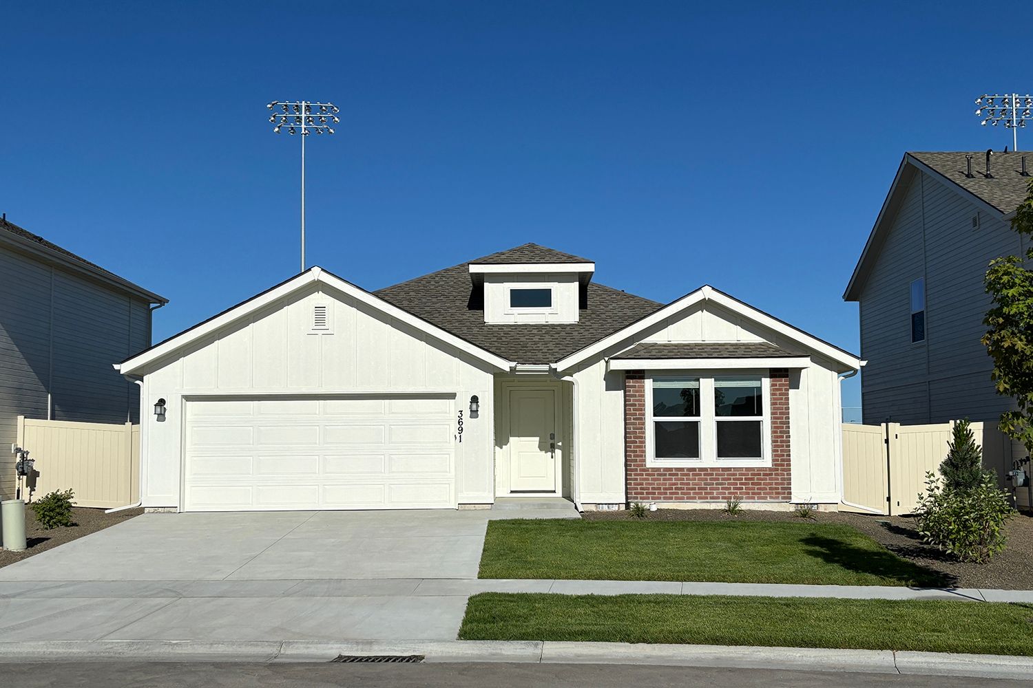 Exterior:Owyhee Plan1903 H S1401 3691 N Keklik Ave